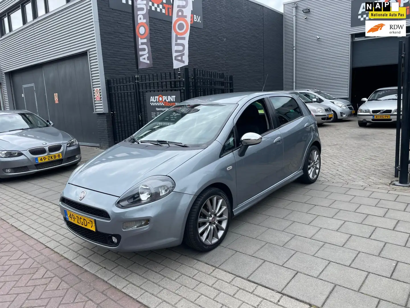 Fiat Punto Evo 0.9 TwinAir Sport 1e Eigenaar! Trekhaak Airco NAP Grijs - 1
