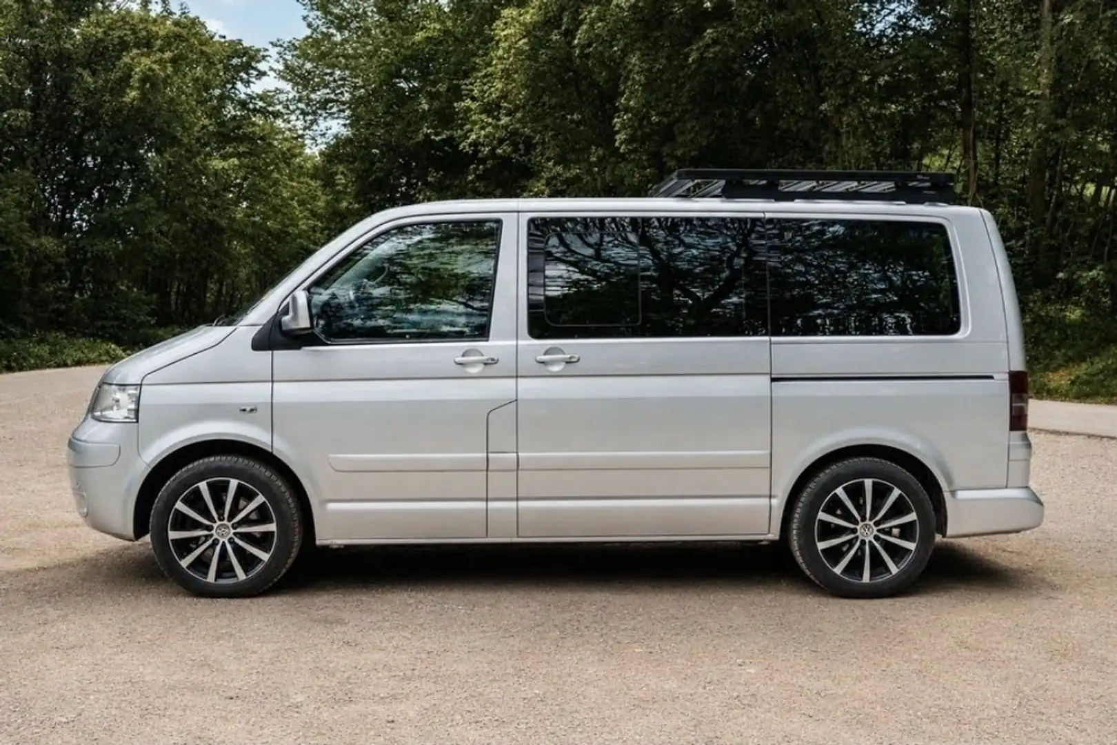 Volkswagen T5 Multivan 2.5 TDI Highline - 2