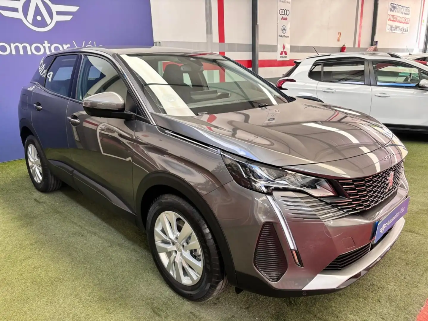 Peugeot 3008 1.5BlueHDi Active Pack S&S 130 Gris - 1