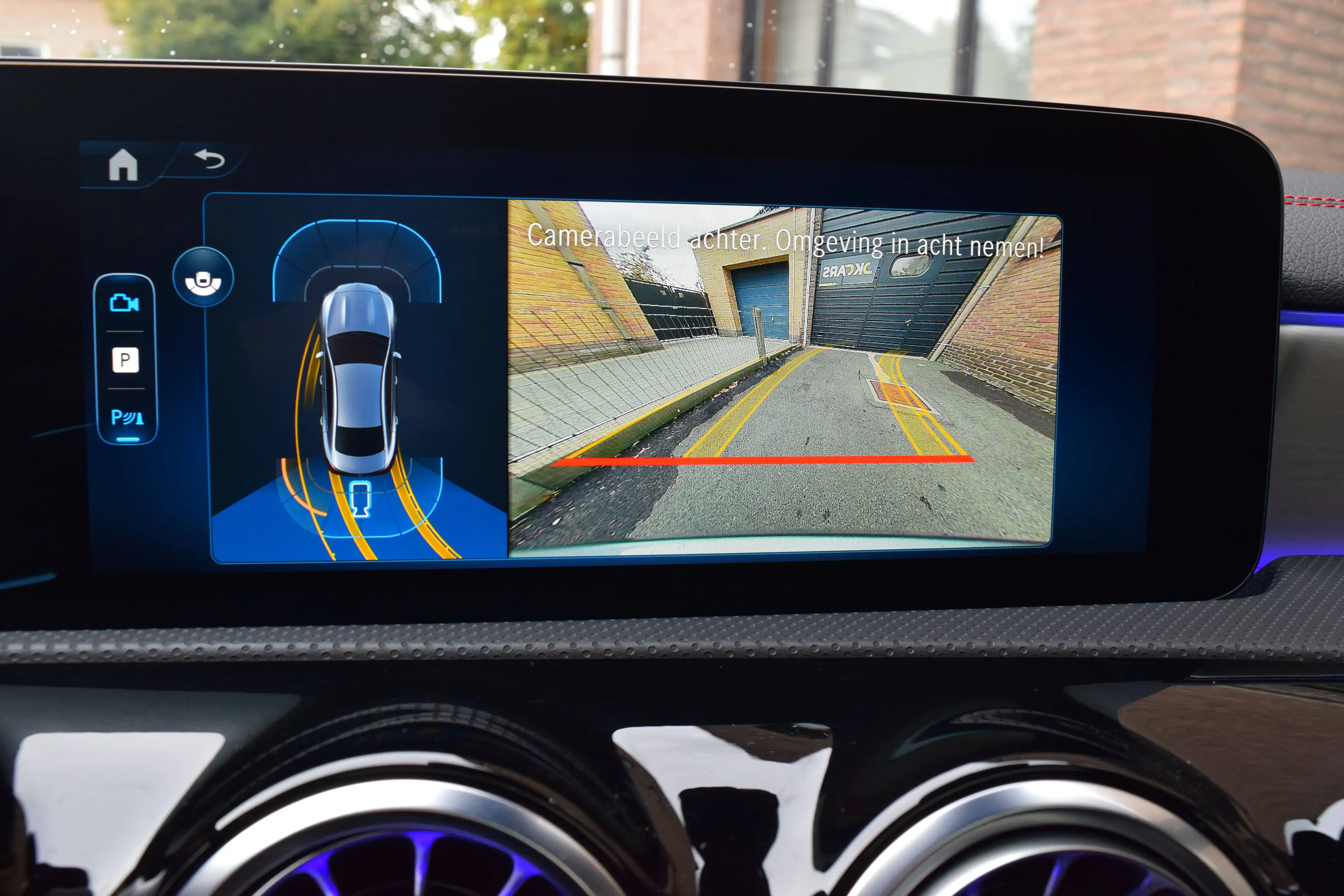 Mercedes-Benz CLA 180 AMG Line - NAVI / LED / ACC / PDC V+A+CAMERA / PANO OPENDAK — photo 15