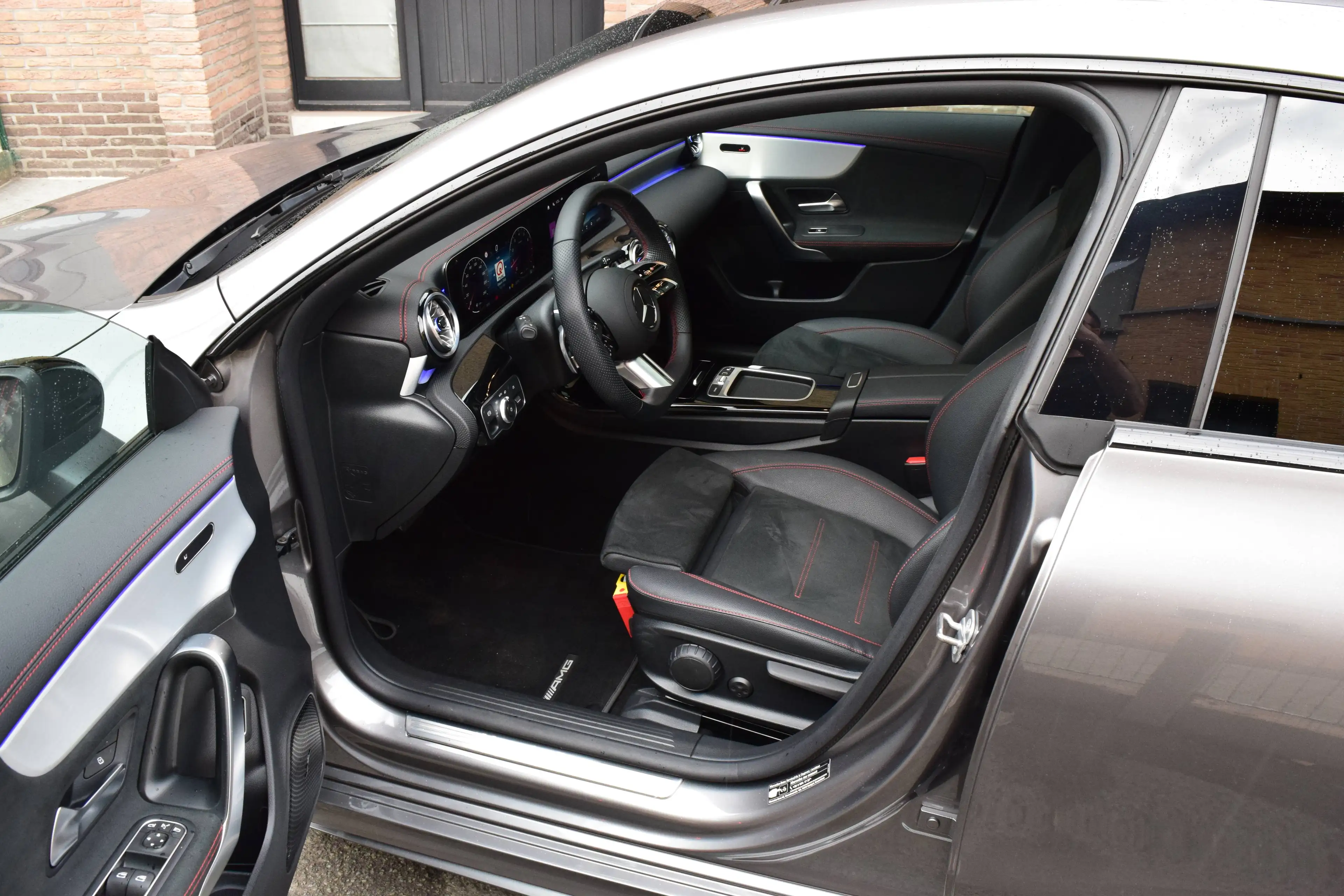 Mercedes-Benz CLA 180 AMG Line - NAVI / LED / ACC / PDC V+A+CAMERA / PANO OPENDAK — photo 3
