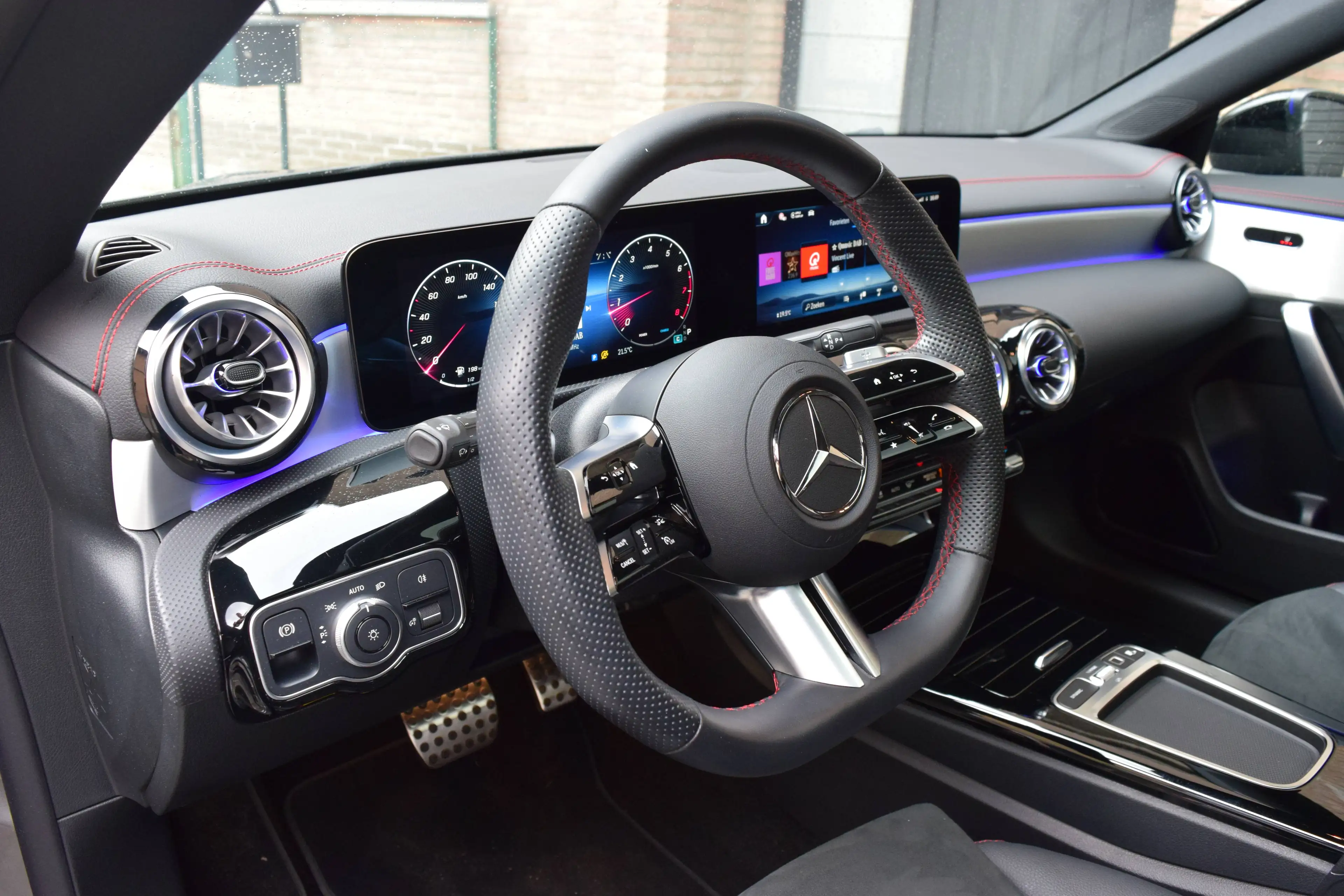 Mercedes-Benz CLA 180 AMG Line - NAVI / LED / ACC / PDC V+A+CAMERA / PANO OPENDAK — photo 5