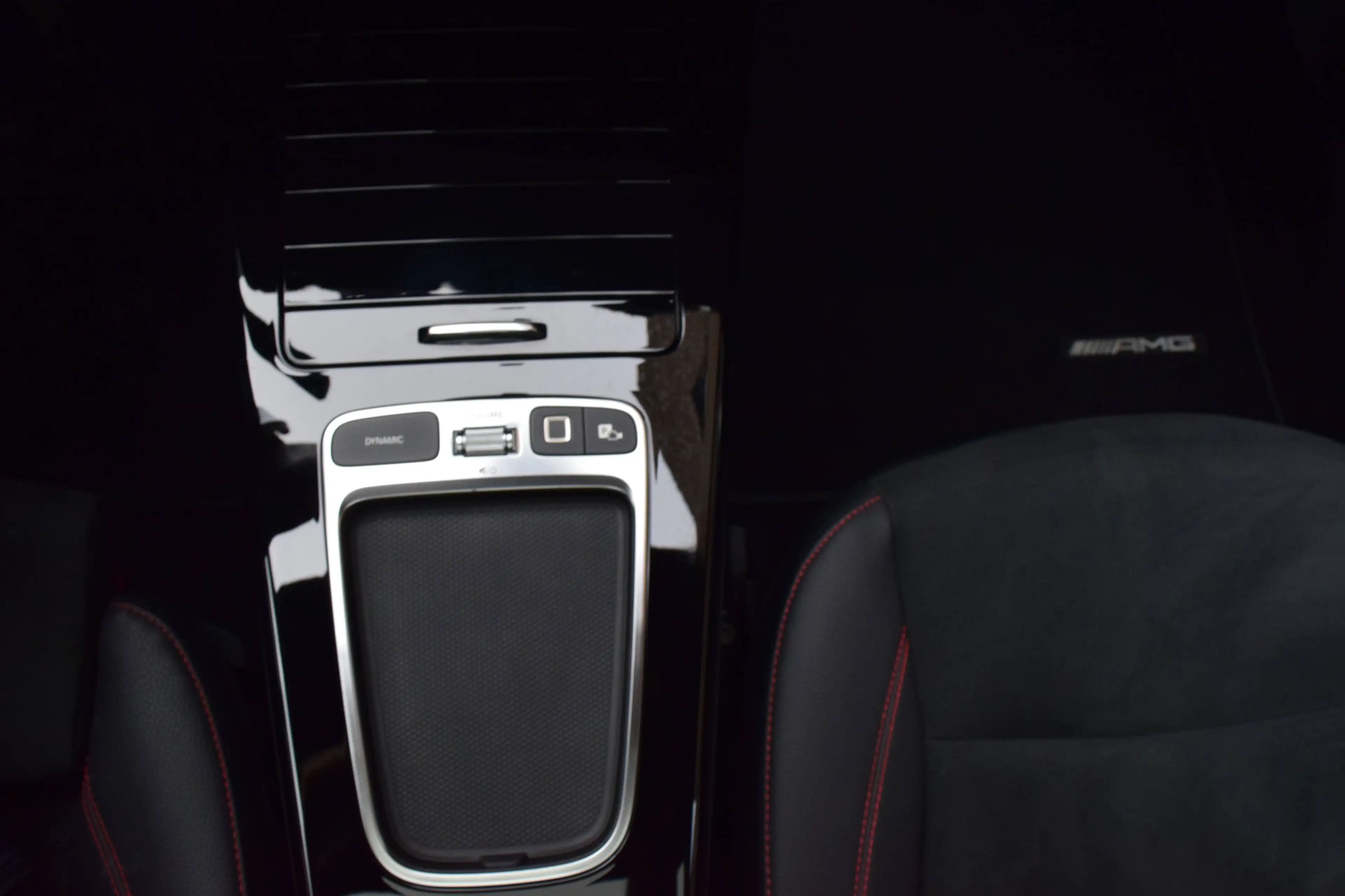 Mercedes-Benz CLA 180 AMG Line - NAVI / LED / ACC / PDC V+A+CAMERA / PANO OPENDAK — photo 18