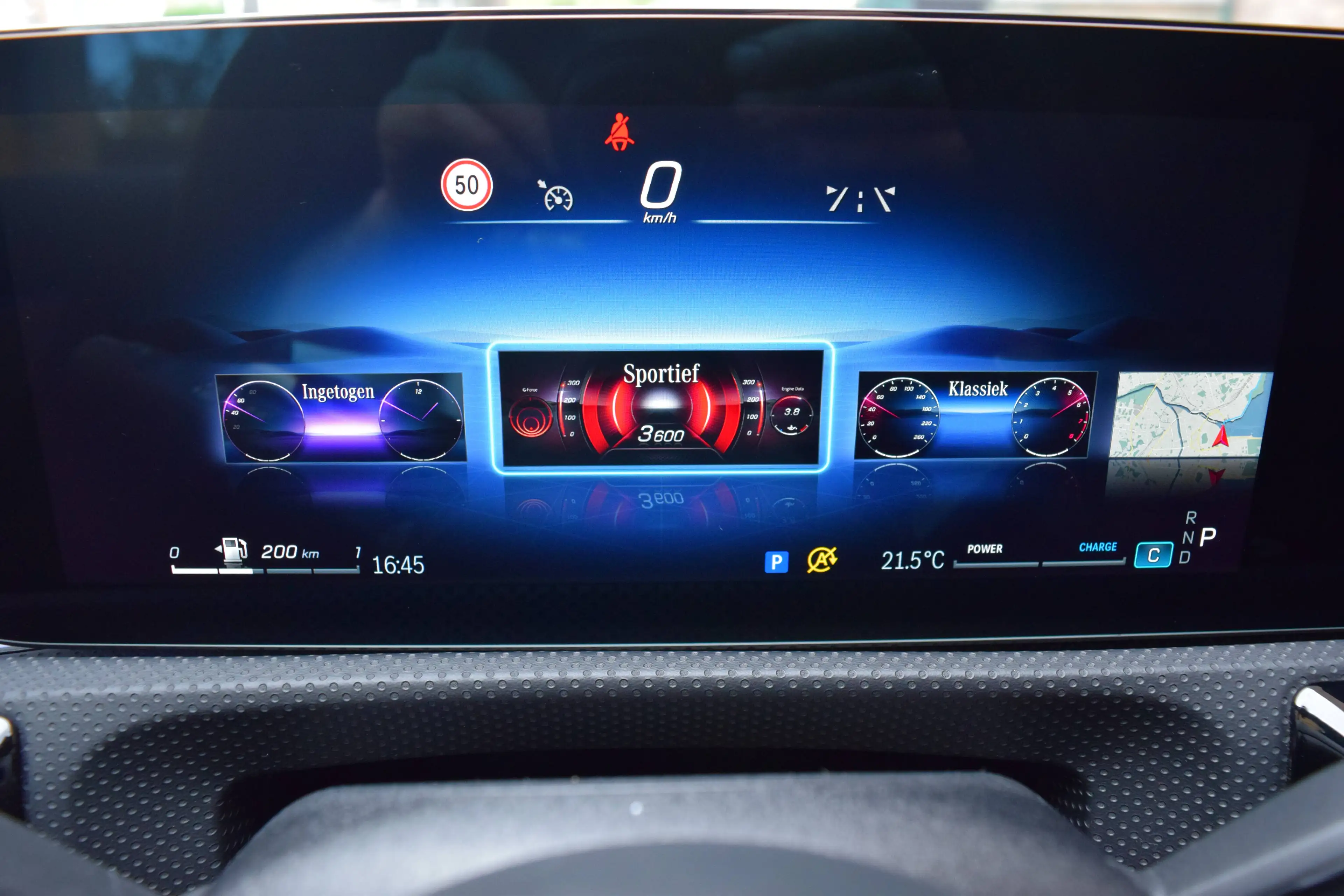 Mercedes-Benz CLA 180 AMG Line - NAVI / LED / ACC / PDC V+A+CAMERA / PANO OPENDAK — photo 9