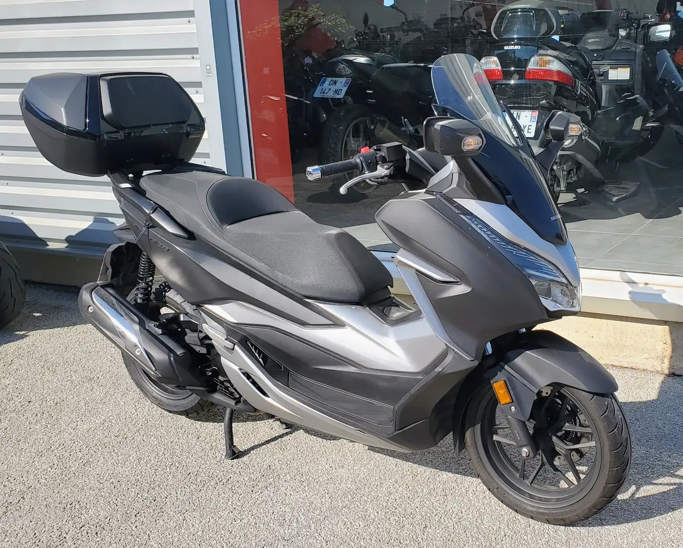 Honda Forza 300 Gris - 2