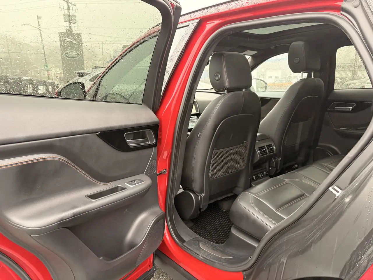 Jaguar F-Pace снимка Jaguar F-Pace