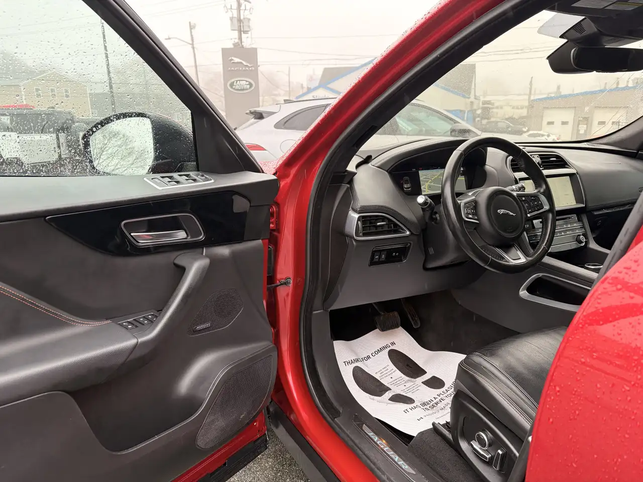 Jaguar F-Pace снимка Jaguar F-Pace