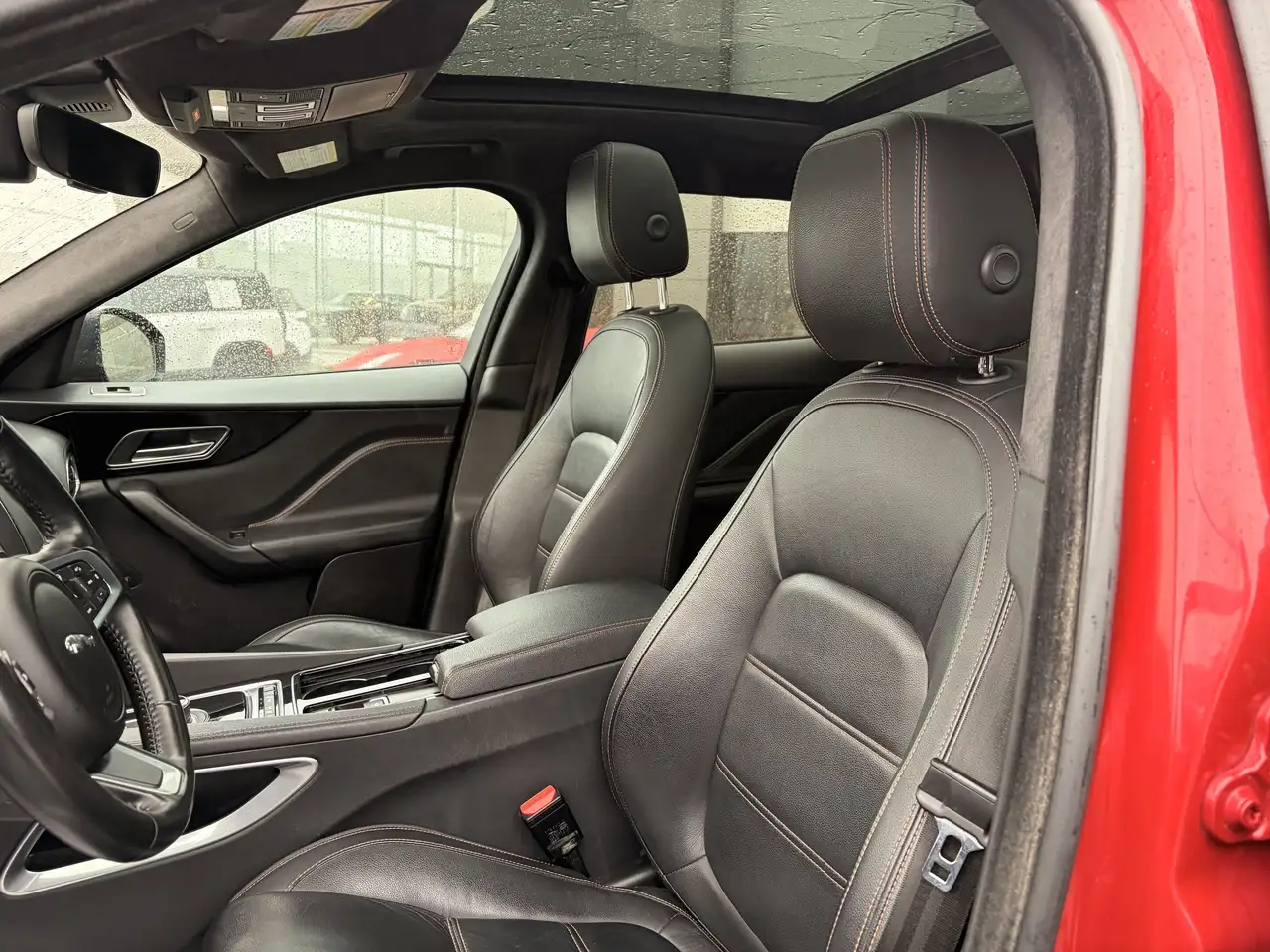 Jaguar F-Pace снимка Jaguar F-Pace