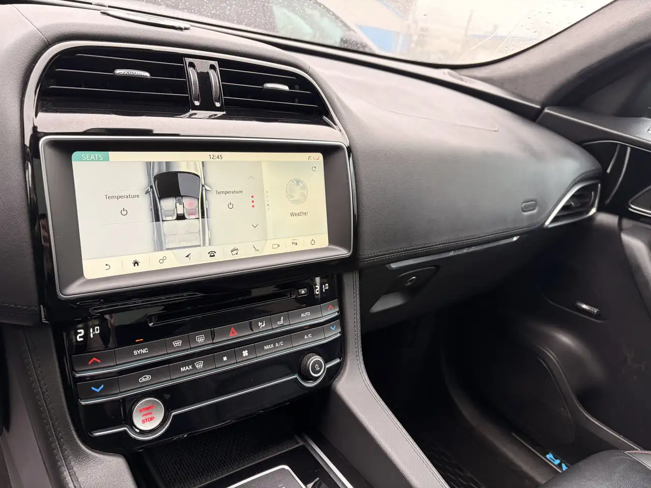 Jaguar F-Pace снимка Jaguar F-Pace