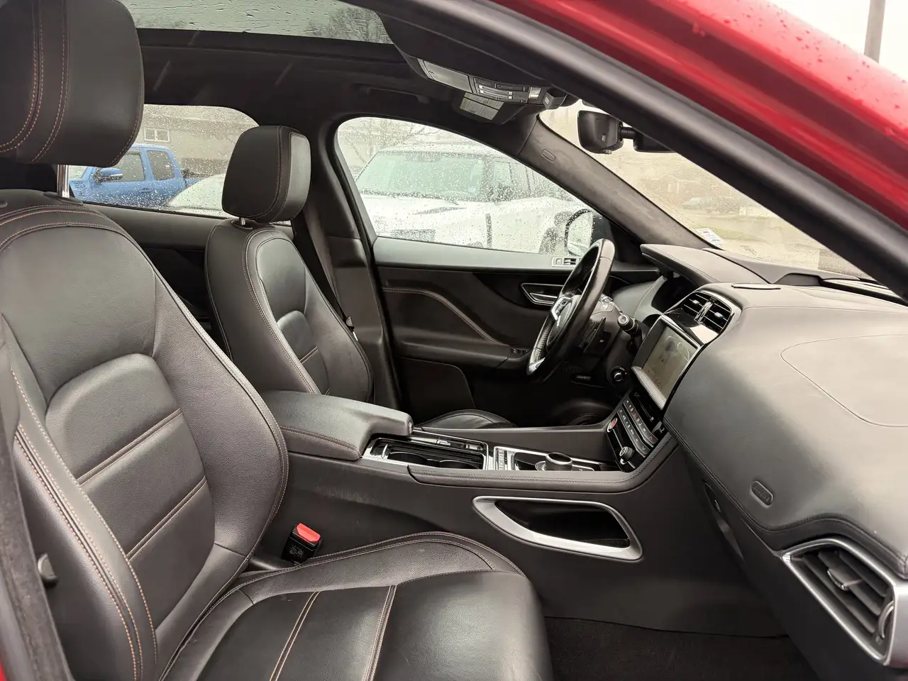 Jaguar F-Pace снимка Jaguar F-Pace