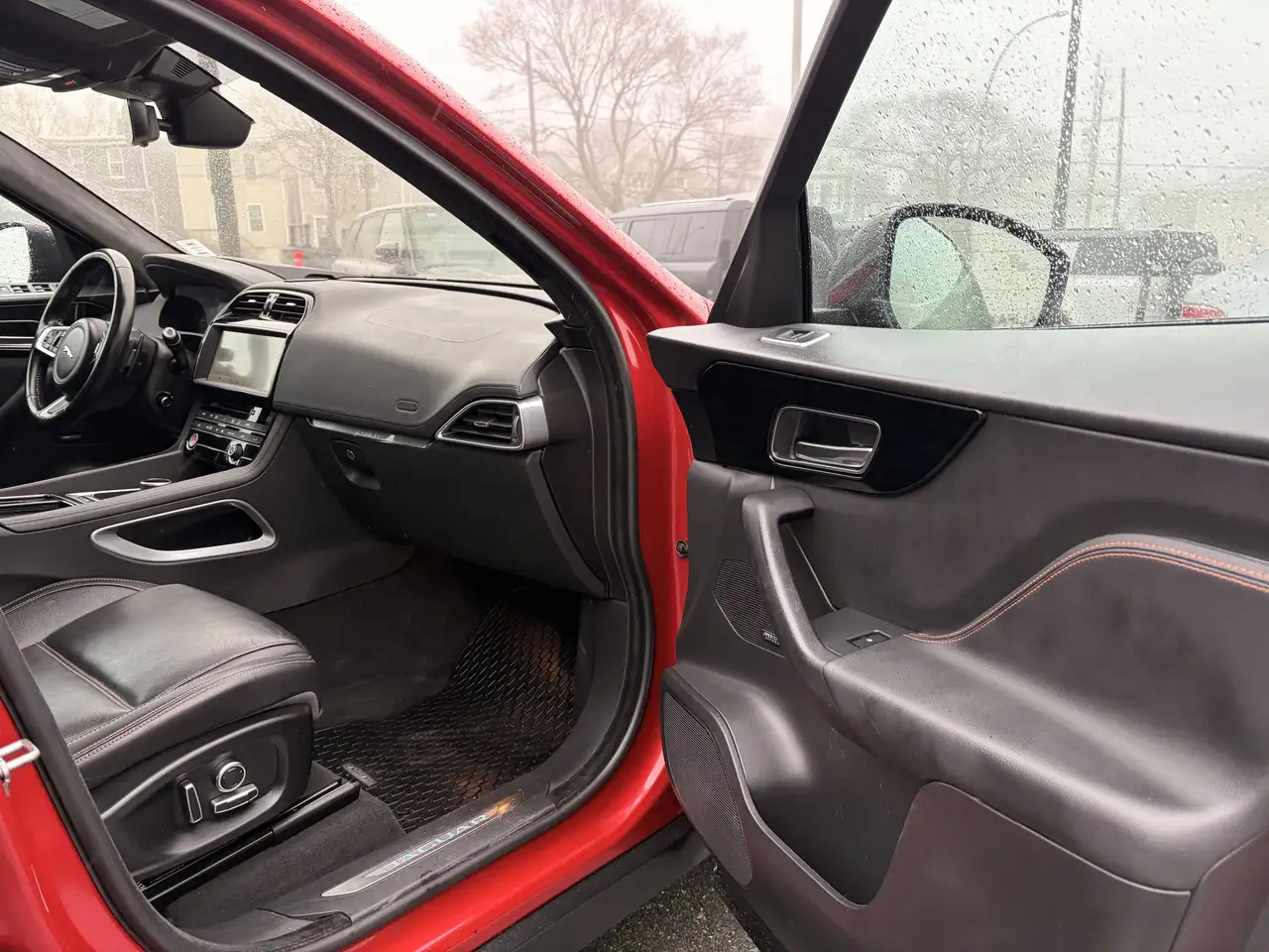 Jaguar F-Pace снимка Jaguar F-Pace