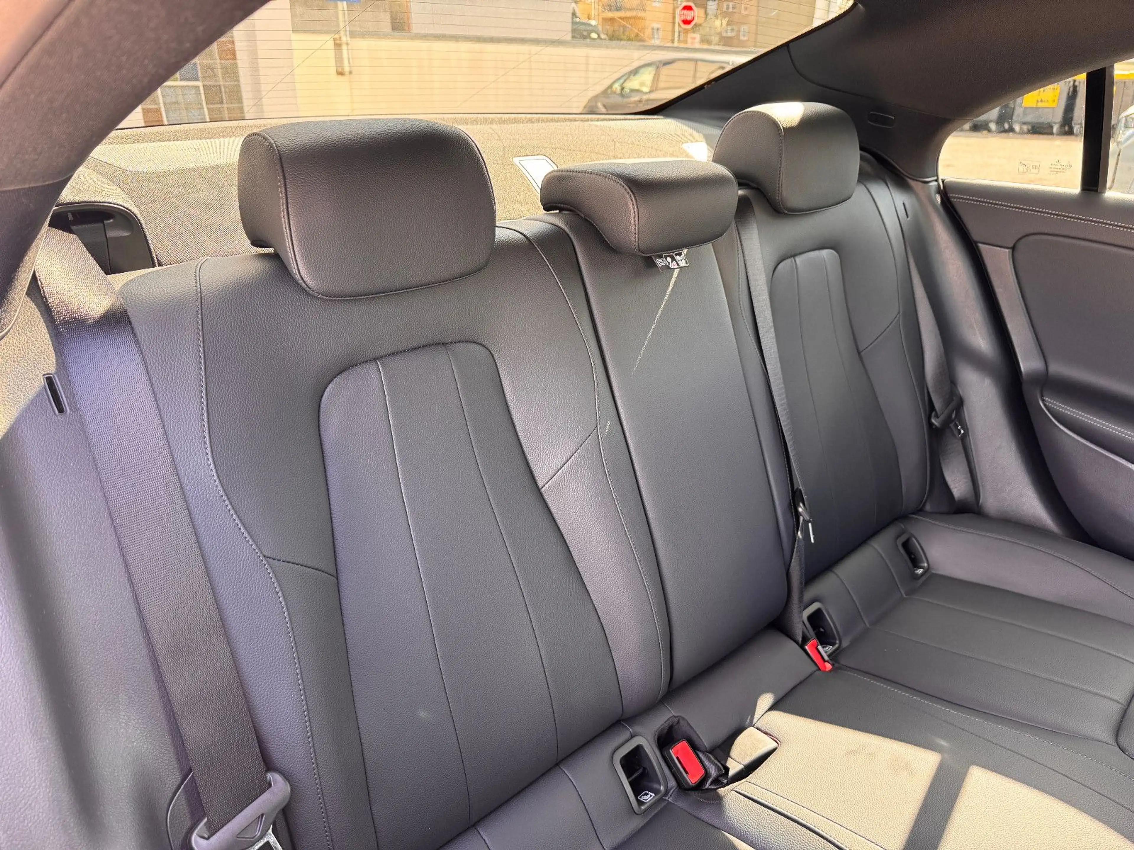 Mercedes-Benz CLA 200 d 8G DISTRONIC/360°/BURMSTER/STANDH. — photo 13