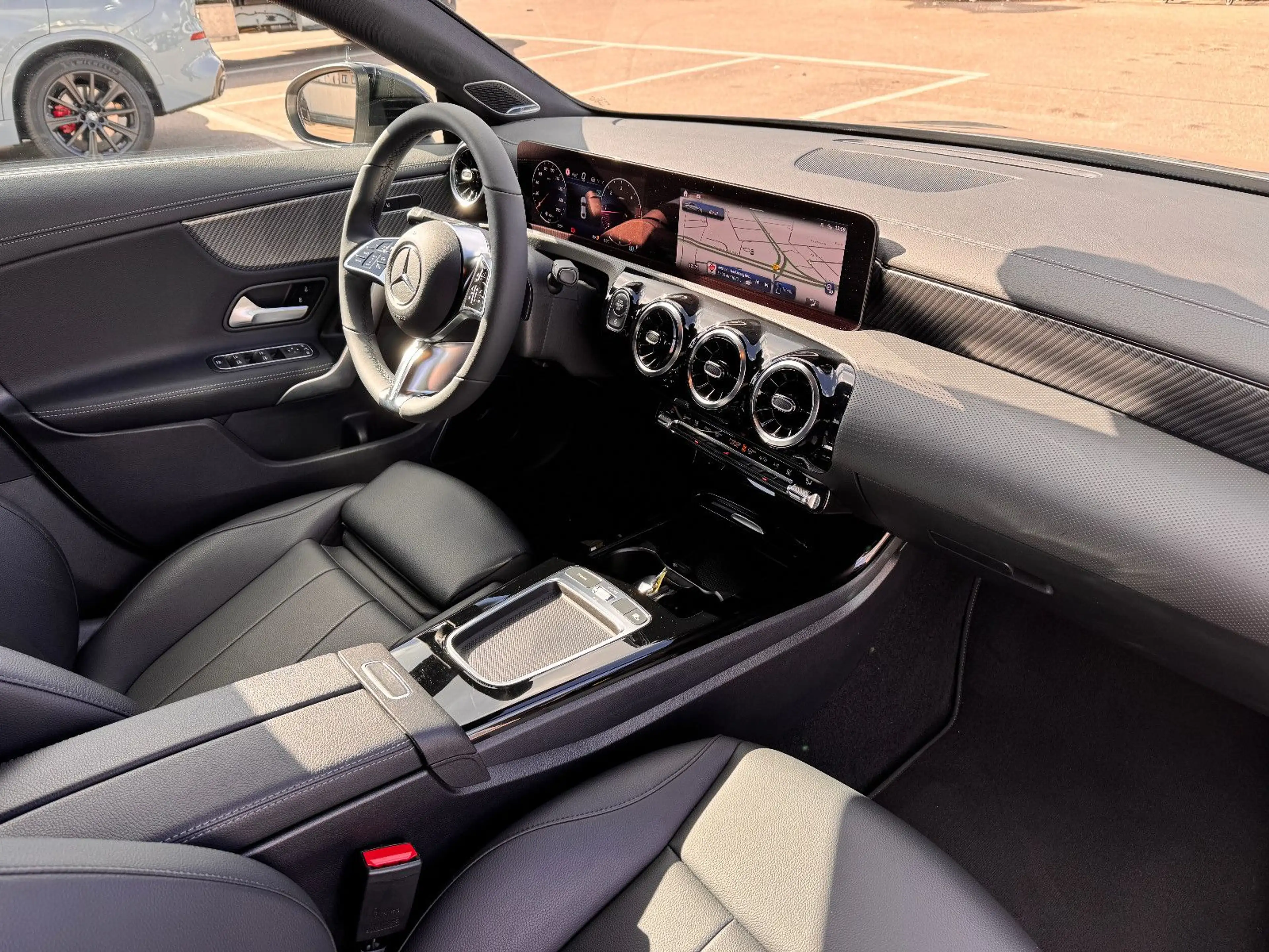 Mercedes-Benz CLA 200 d 8G DISTRONIC/360°/BURMSTER/STANDH. — photo 12