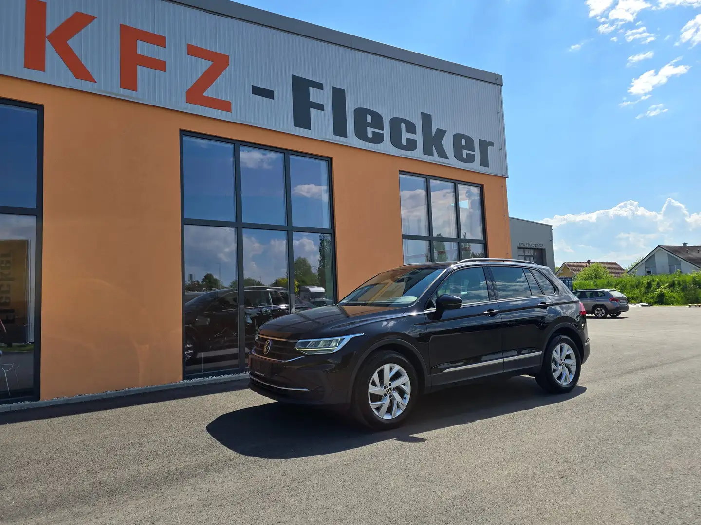 Volkswagen Tiguan Life 4Motion-DSG Schwarz - 1