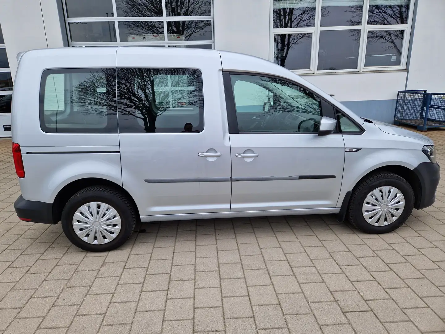 Volkswagen Caddy 1,4 TGI DSG AHK Klima Bluetooth Tempomat Sitzheizi Silber - 2