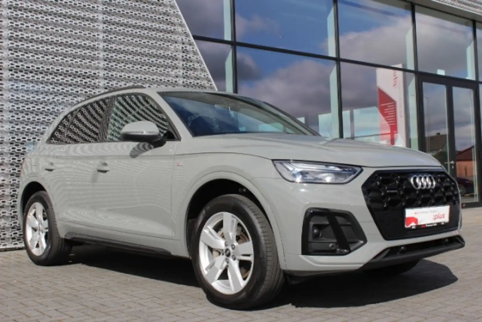 Audi Q5 50 TFSI e quattro S line LED Navi ACC APS Klima Grigio - 2