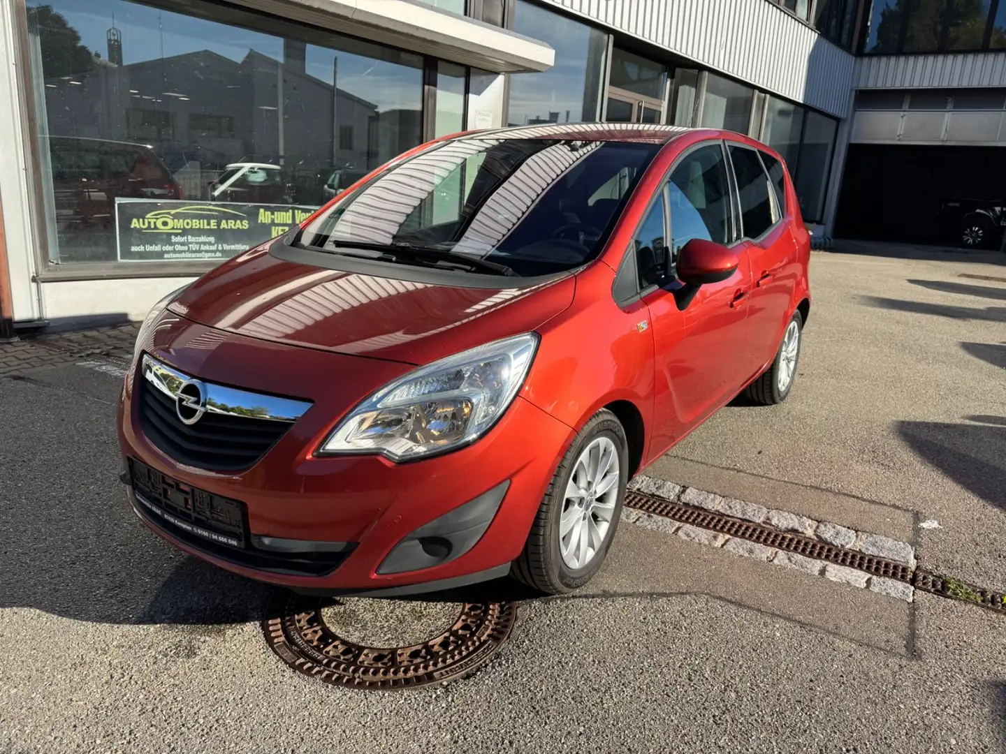 Opel Meriva 1,4 B Edition 16V Turbo Tüvneu Sitzheizun Rot - 1