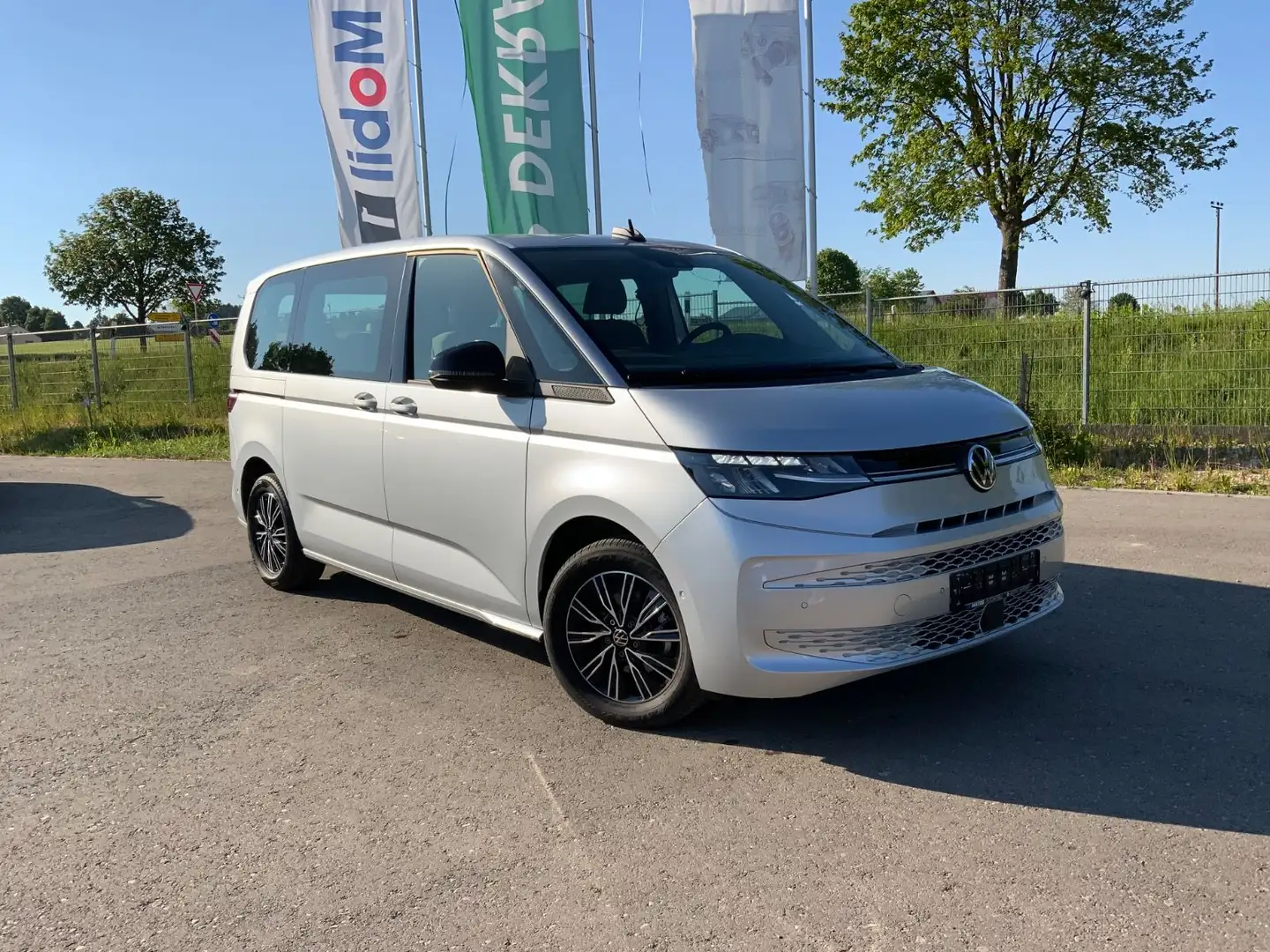 Volkswagen T7 Multivan Life/ Kamera/ AHK/ ACC/ Keyless Argento - 1