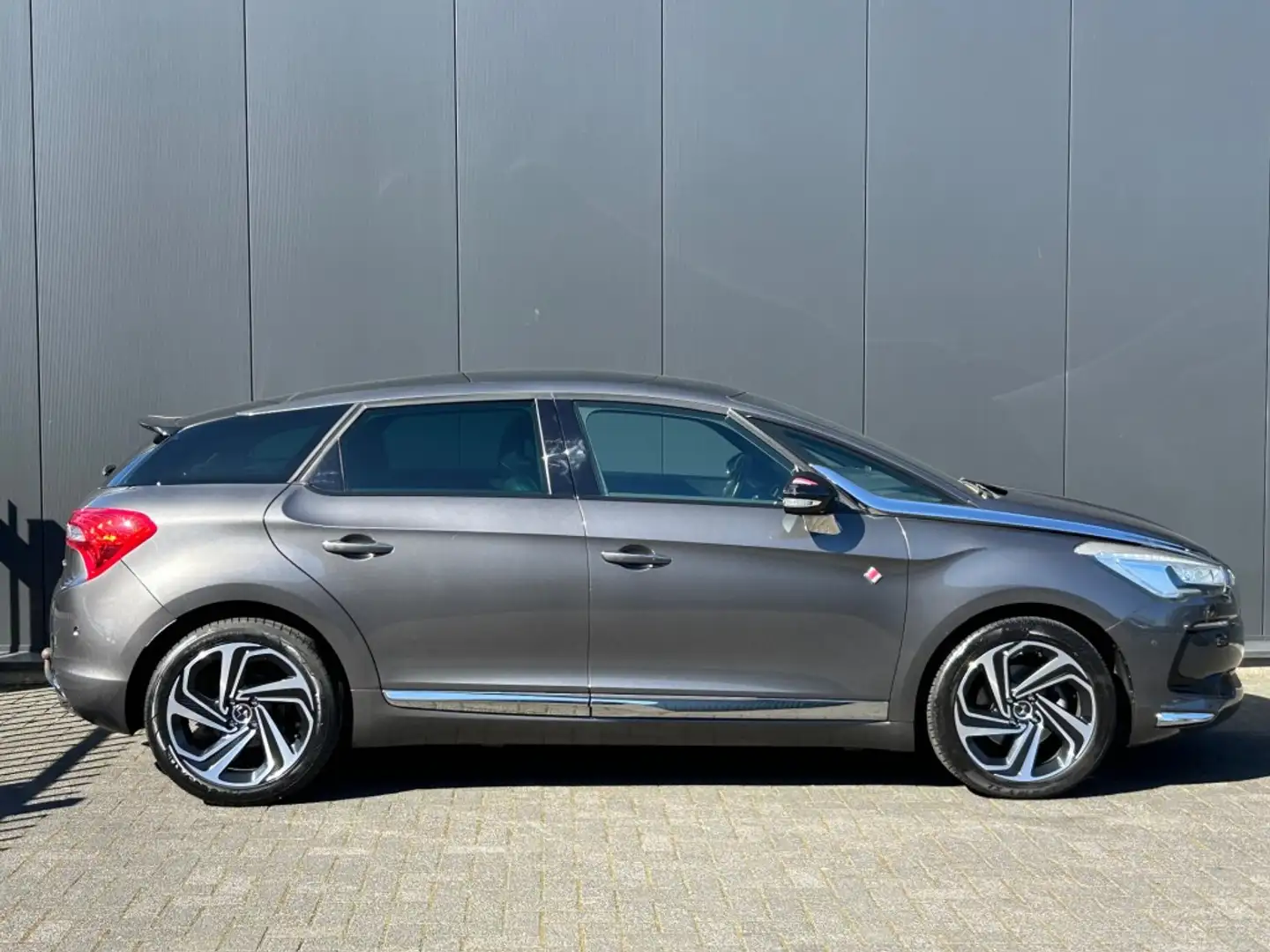 DS Automobiles DS 5 1.6 Performance P.dak Leder HUD Carplay Camera Xen Gris - 2