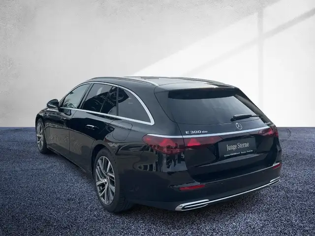 Mercedes-Benz E 300 de 4MATIC T-Modell mit EQ DIGITAL 360 DISTR Ansicht 4