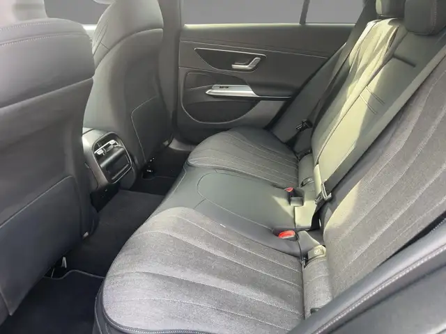 Mercedes-Benz E 300 de 4MATIC T-Modell mit EQ DIGITAL 360 DISTR Ansicht 8