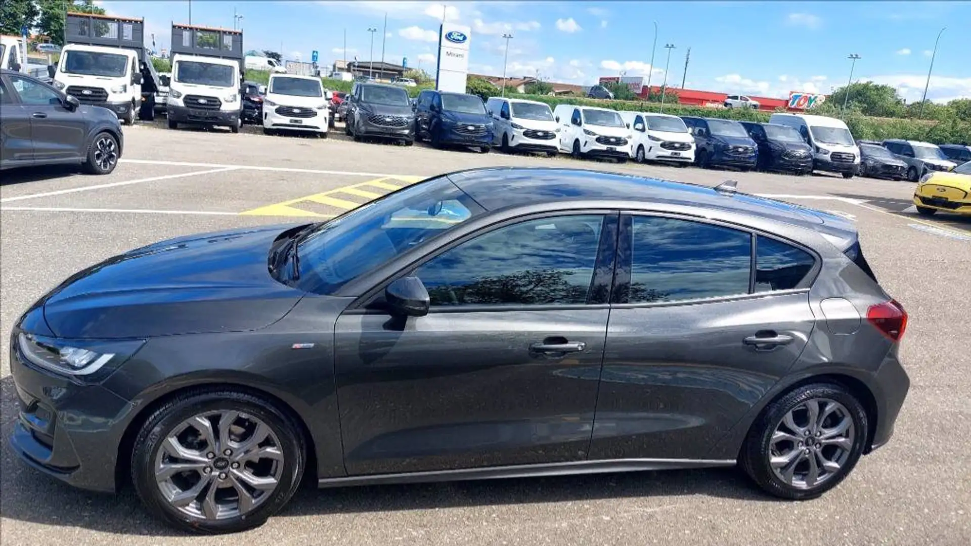 Ford Focus 1.5 ecoblue ST-Line Design 120cv auto Gris - 1