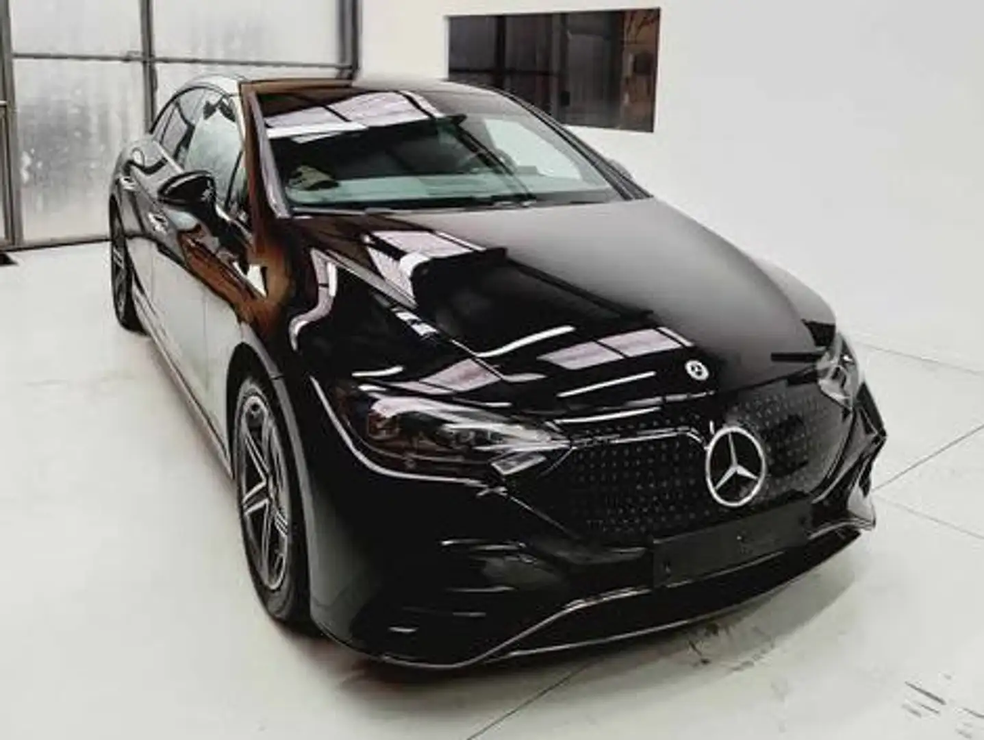 Mercedes-Benz EQE 350 EQE 90.6 kWh 350 4-Matic Sport Edition Zwart - 1