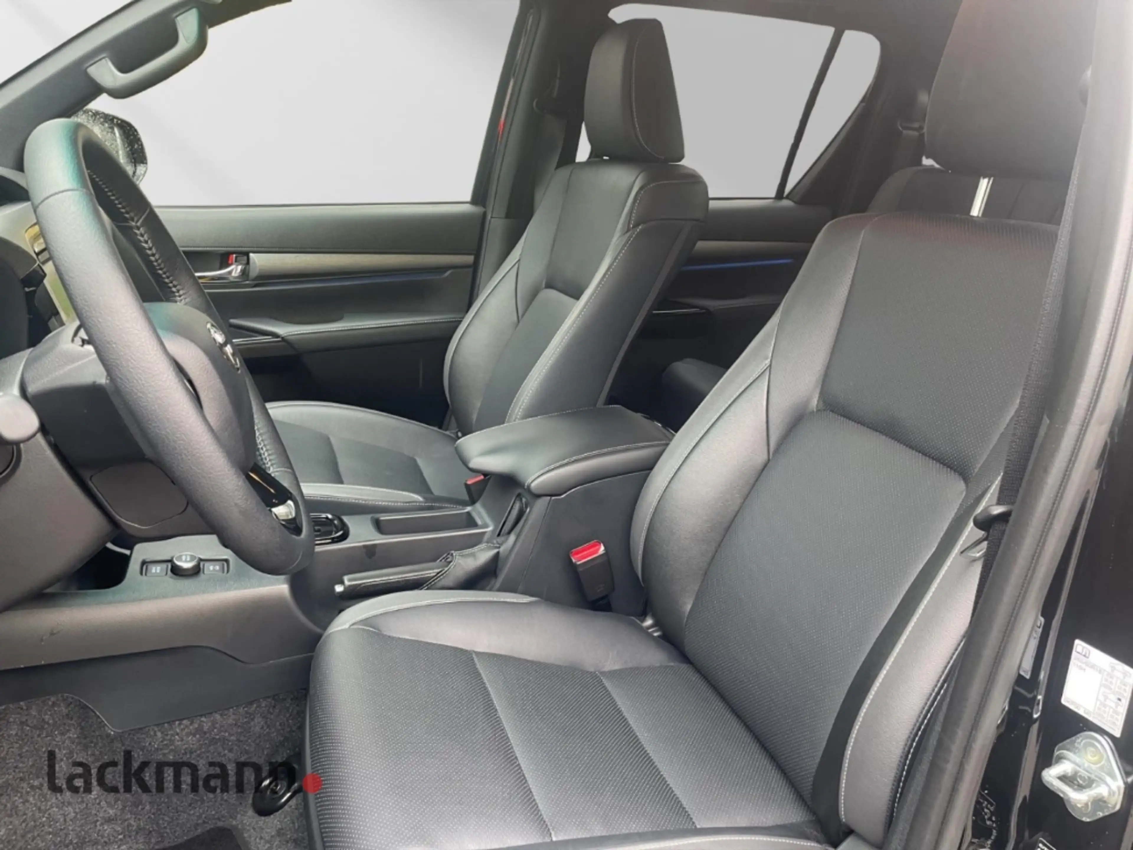 Toyota Hilux 2.8 Double Cab Invincible 4x4*AHK*Navi*JBL — photo 12