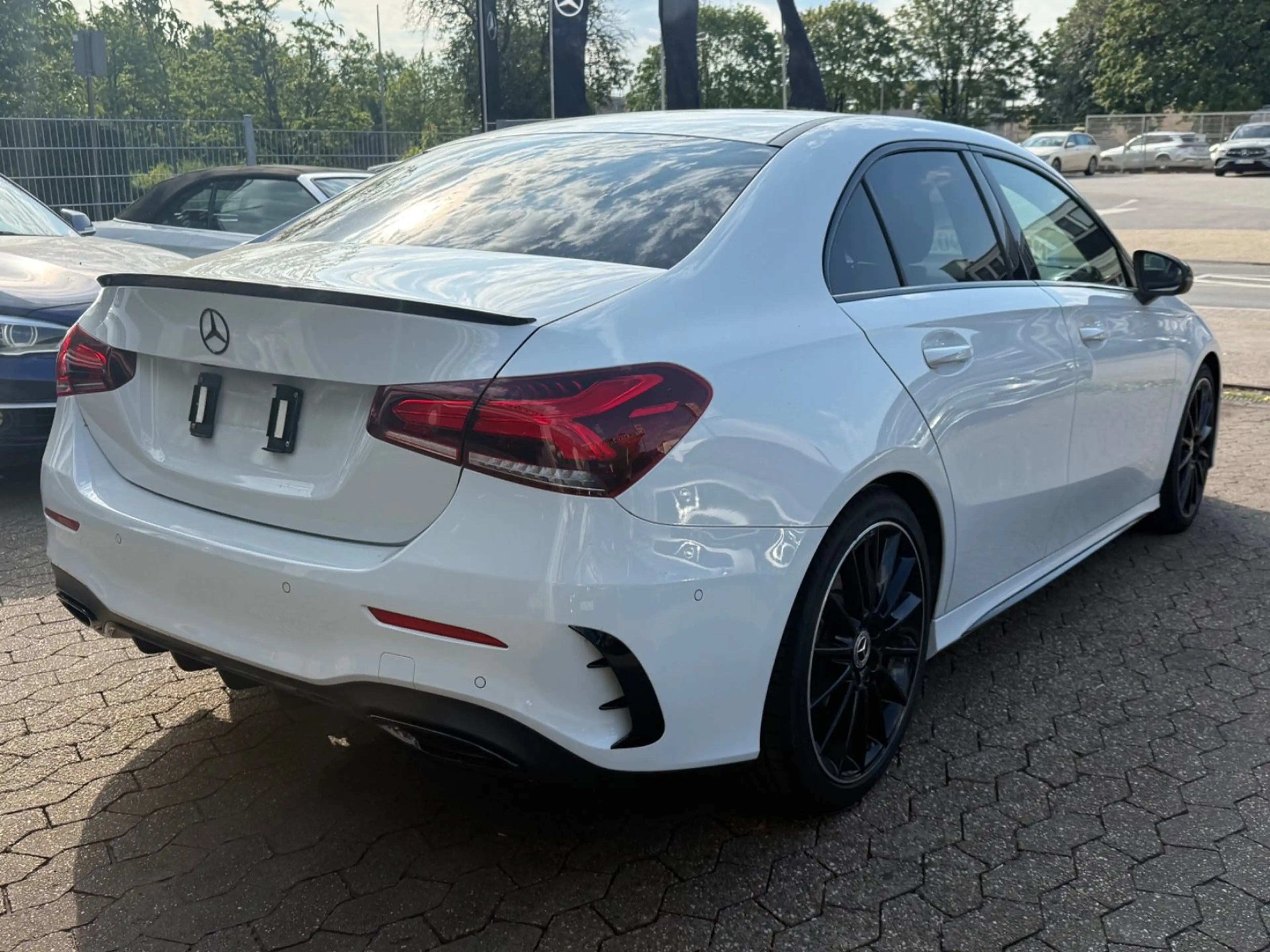 Mercedes-Benz A 250 Limousine*AMG*Night-Paket*Pano*ACC — photo 6