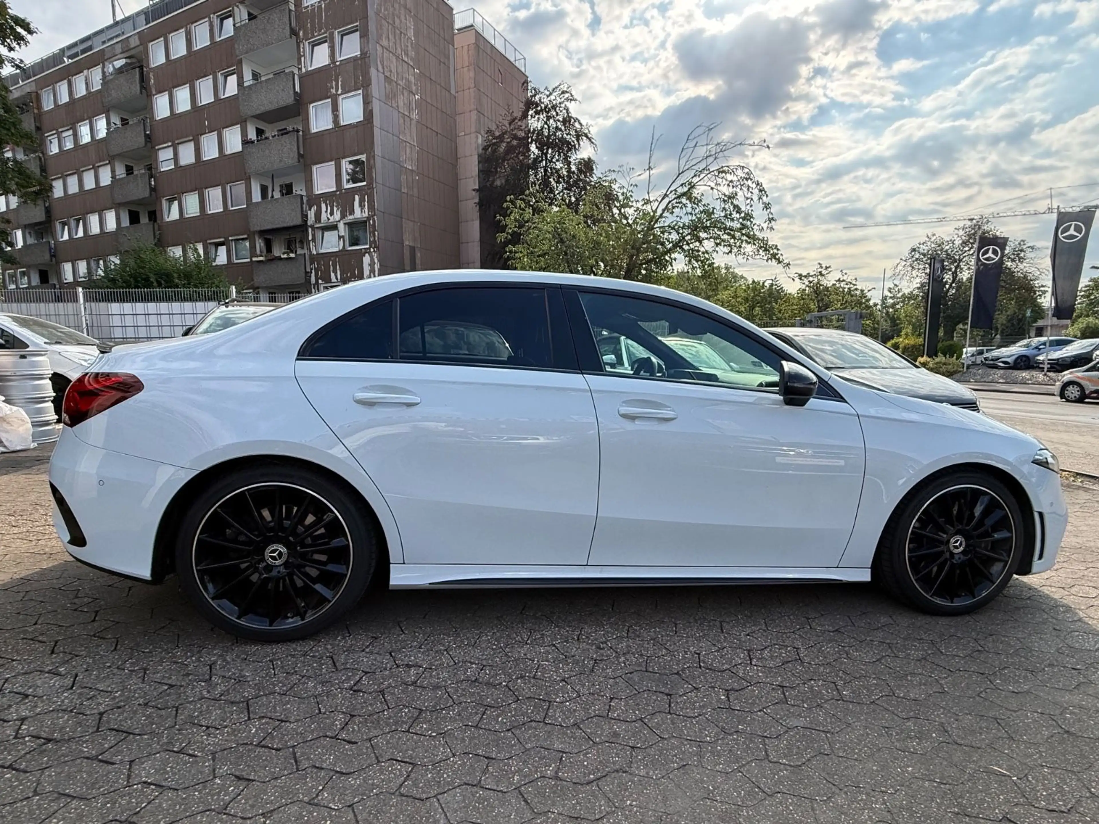Mercedes-Benz A 250 Limousine*AMG*Night-Paket*Pano*ACC — photo 5