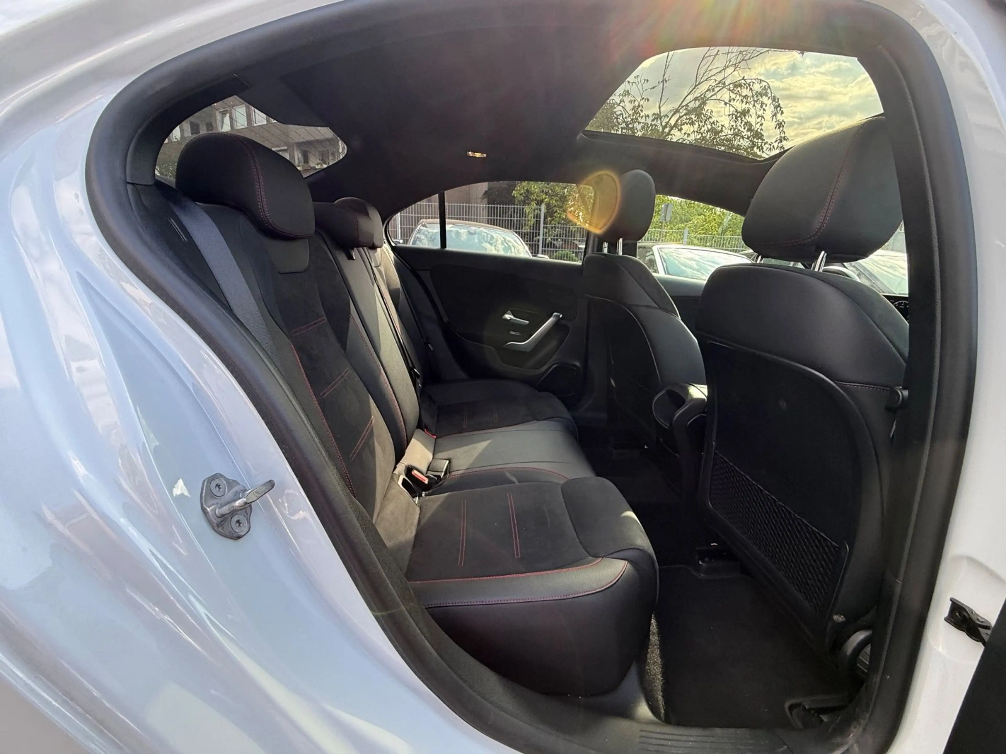 Mercedes-Benz A 250 Limousine*AMG*Night-Paket*Pano*ACC — photo 12