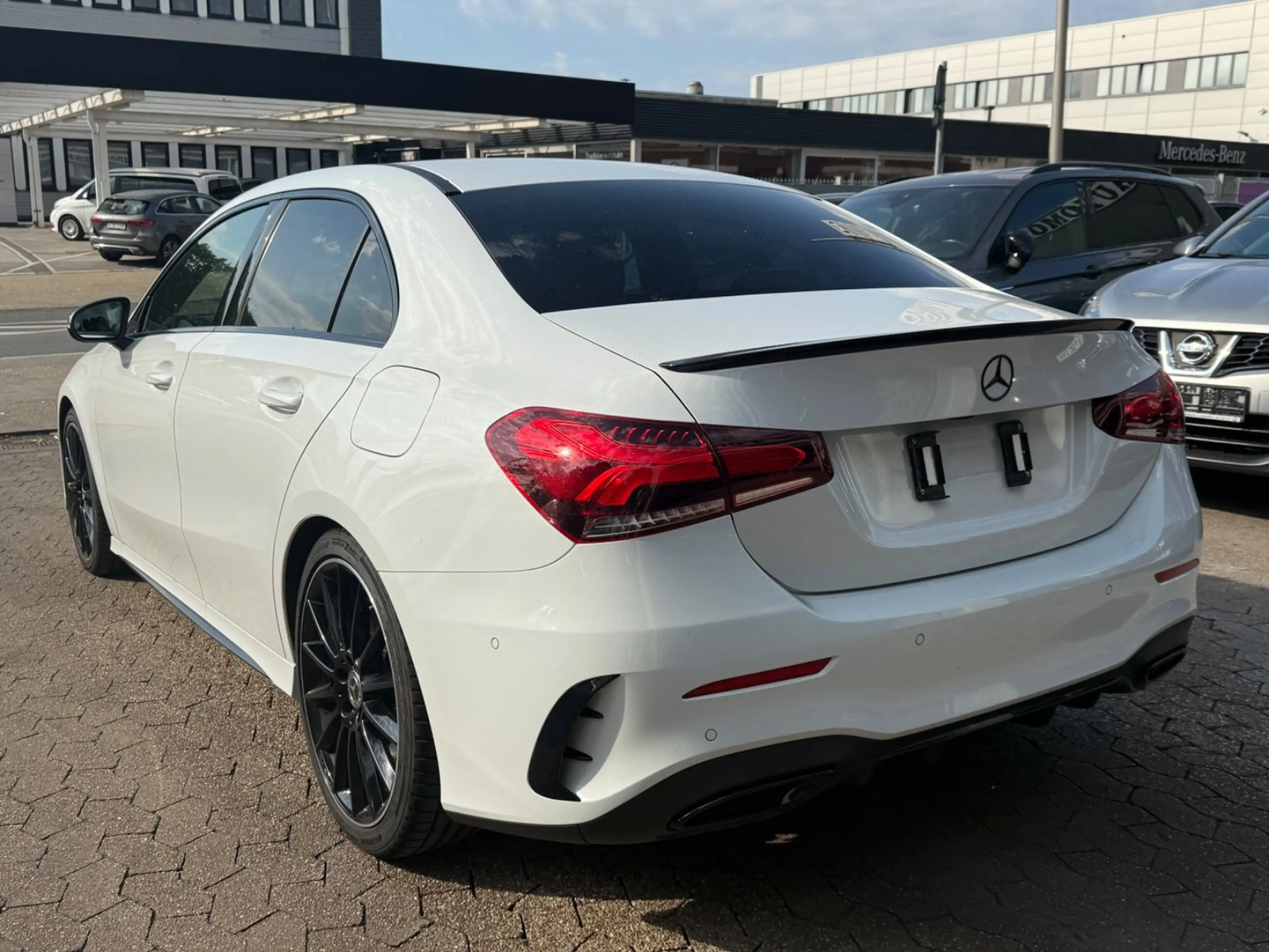 Mercedes-Benz A 250 Limousine*AMG*Night-Paket*Pano*ACC — photo 7
