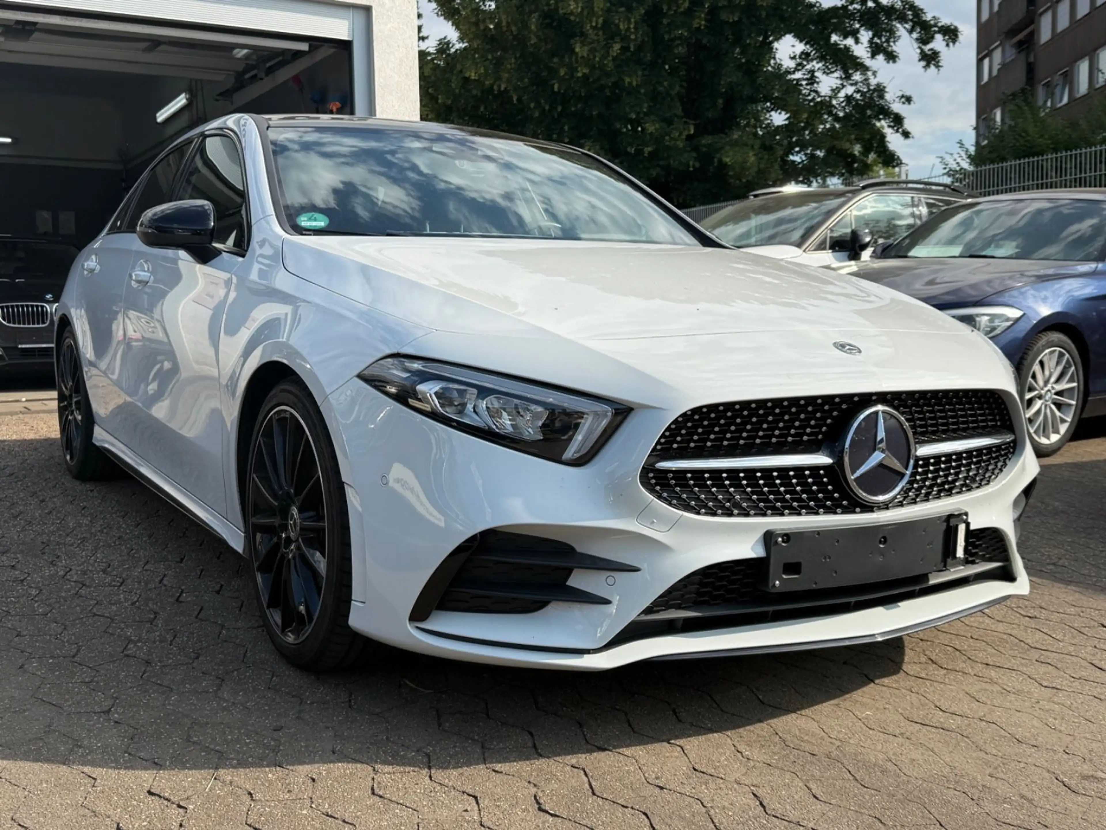 Mercedes-Benz A 250 Limousine*AMG*Night-Paket*Pano*ACC — photo 2