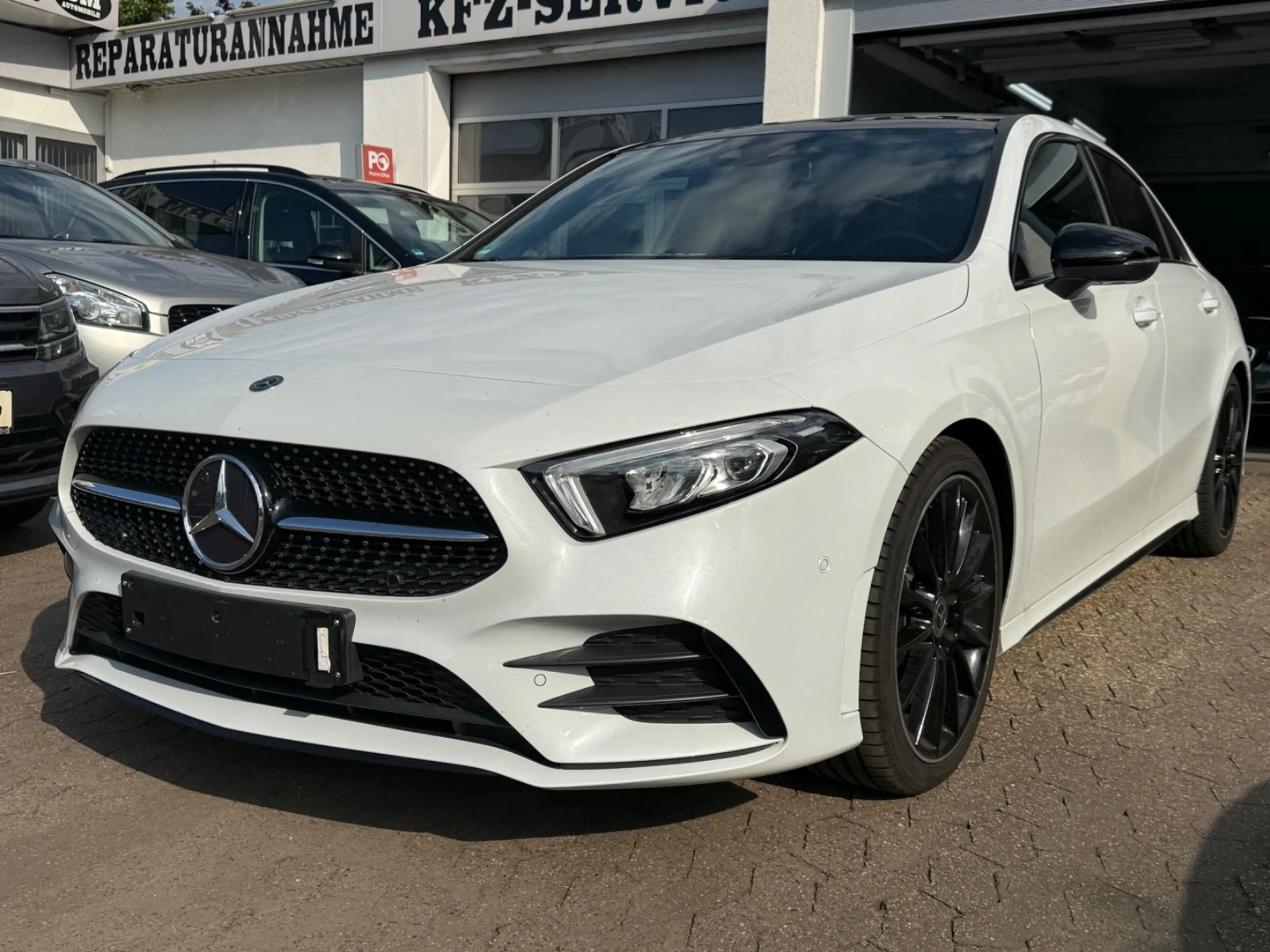 Mercedes-Benz A 250 Limousine*AMG*Night-Paket*Pano*ACC