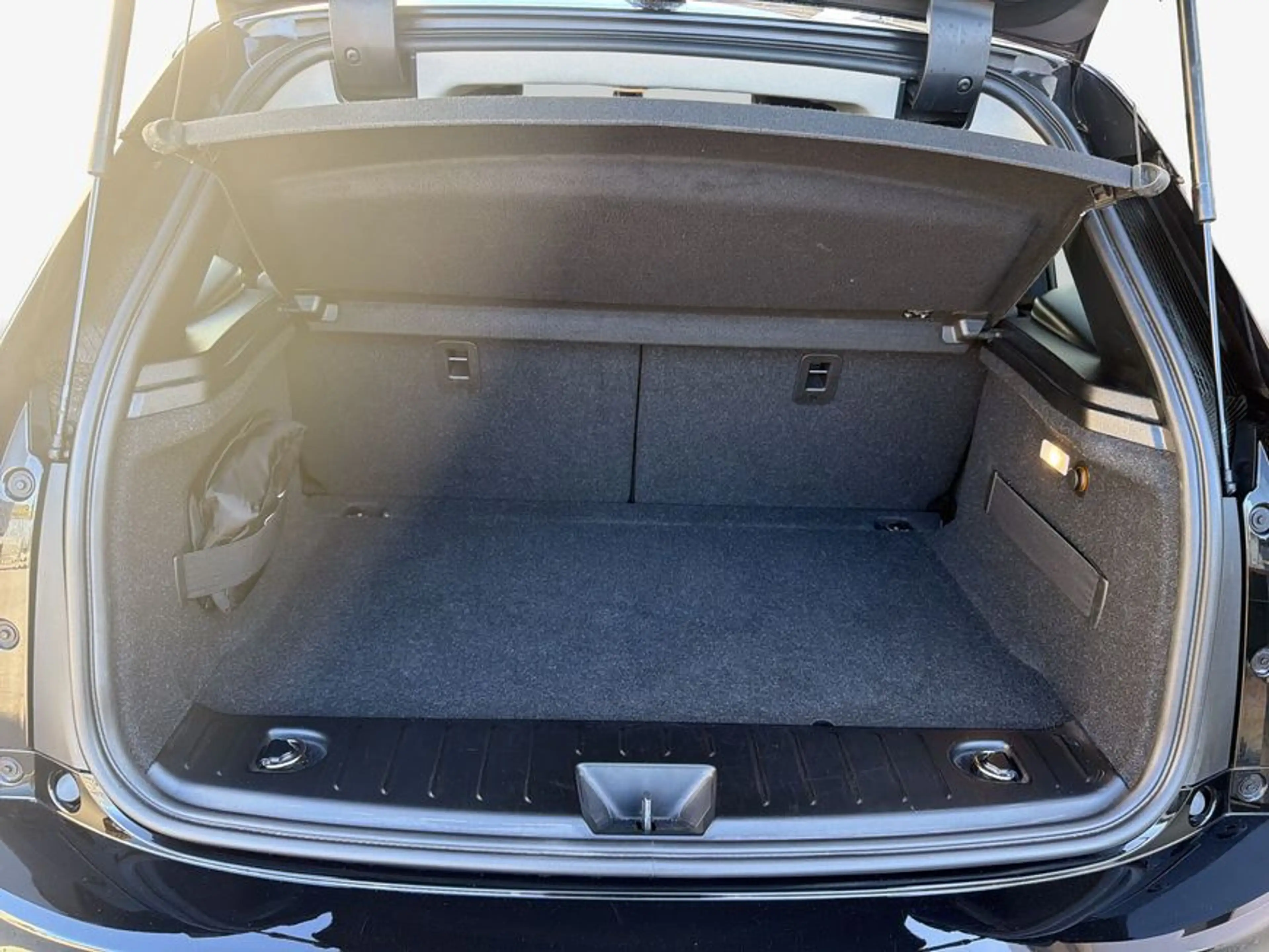 BMW i3 (120 Ah), RFK, SHZ, PDC — photo 9