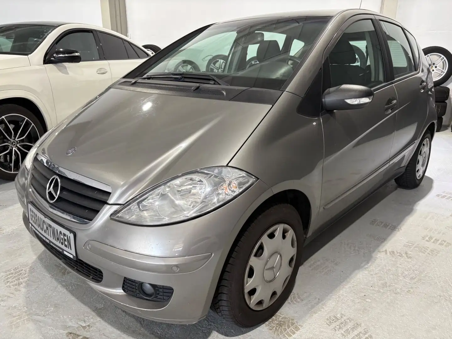 Mercedes-Benz A 150 *5 Türen*Klimaaut.*SHZ* Gris - 1