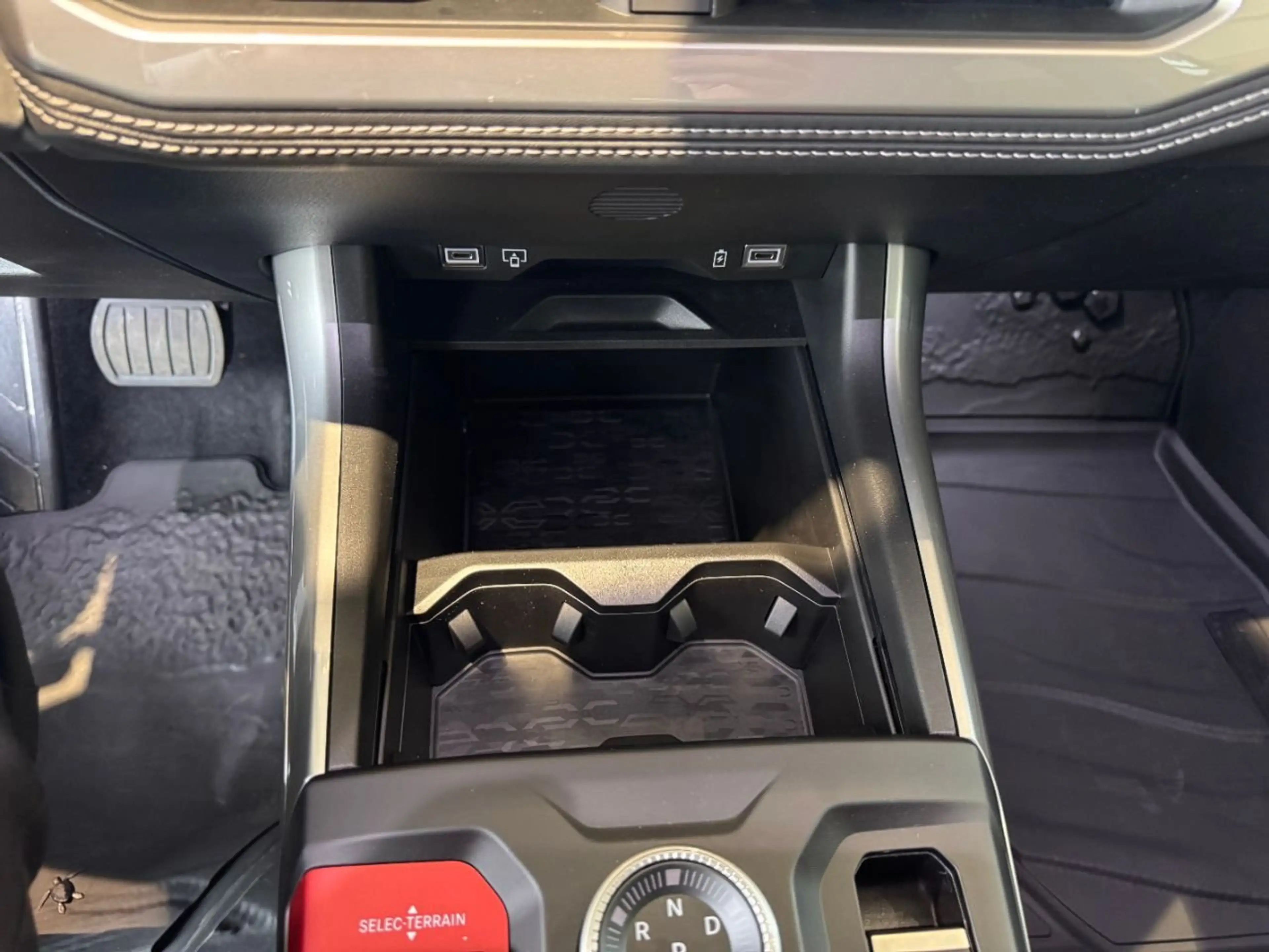 Jeep Compass First Edition E-Hybrid — photo 18