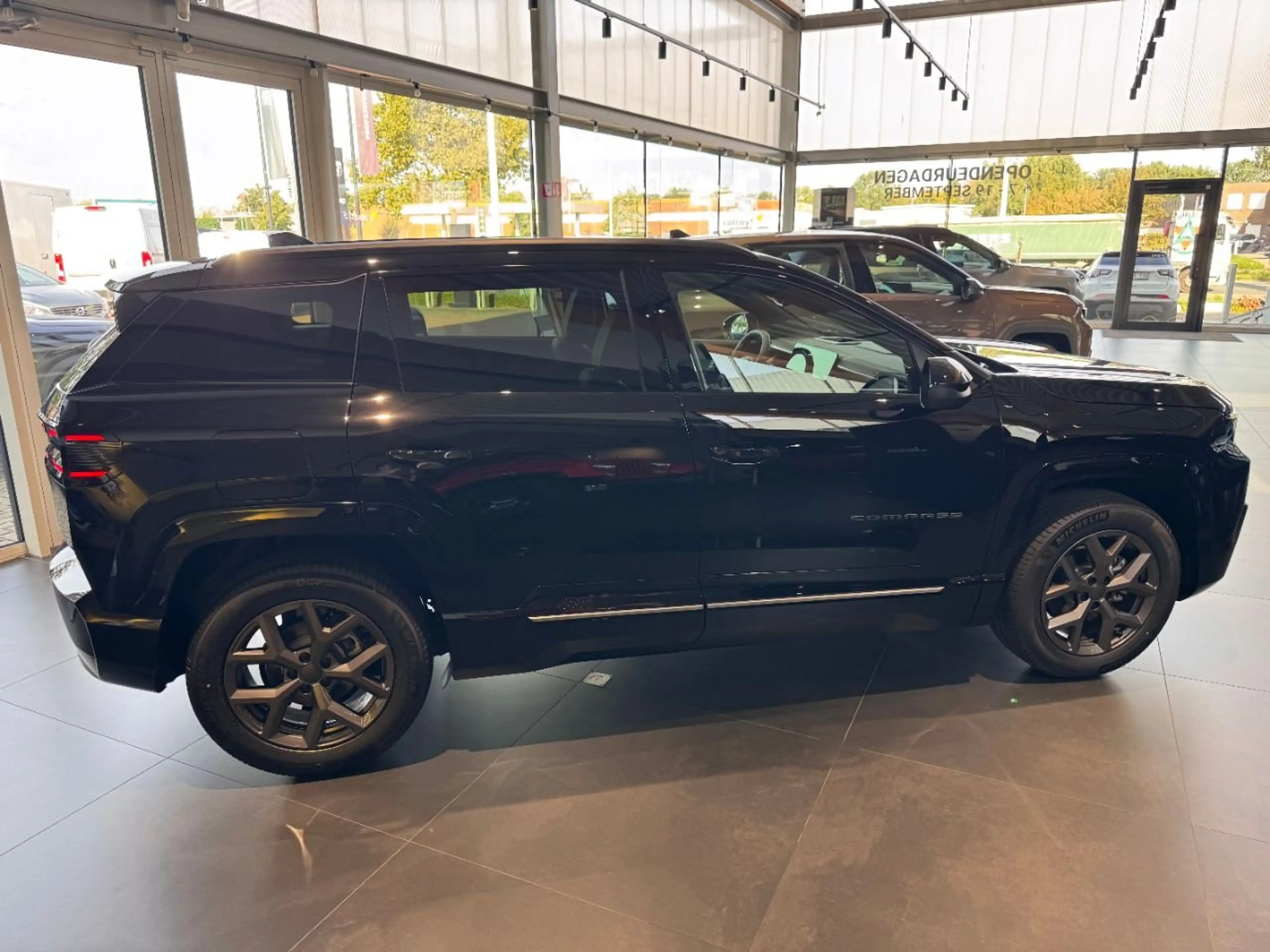 Jeep Compass First Edition E-Hybrid — photo 3