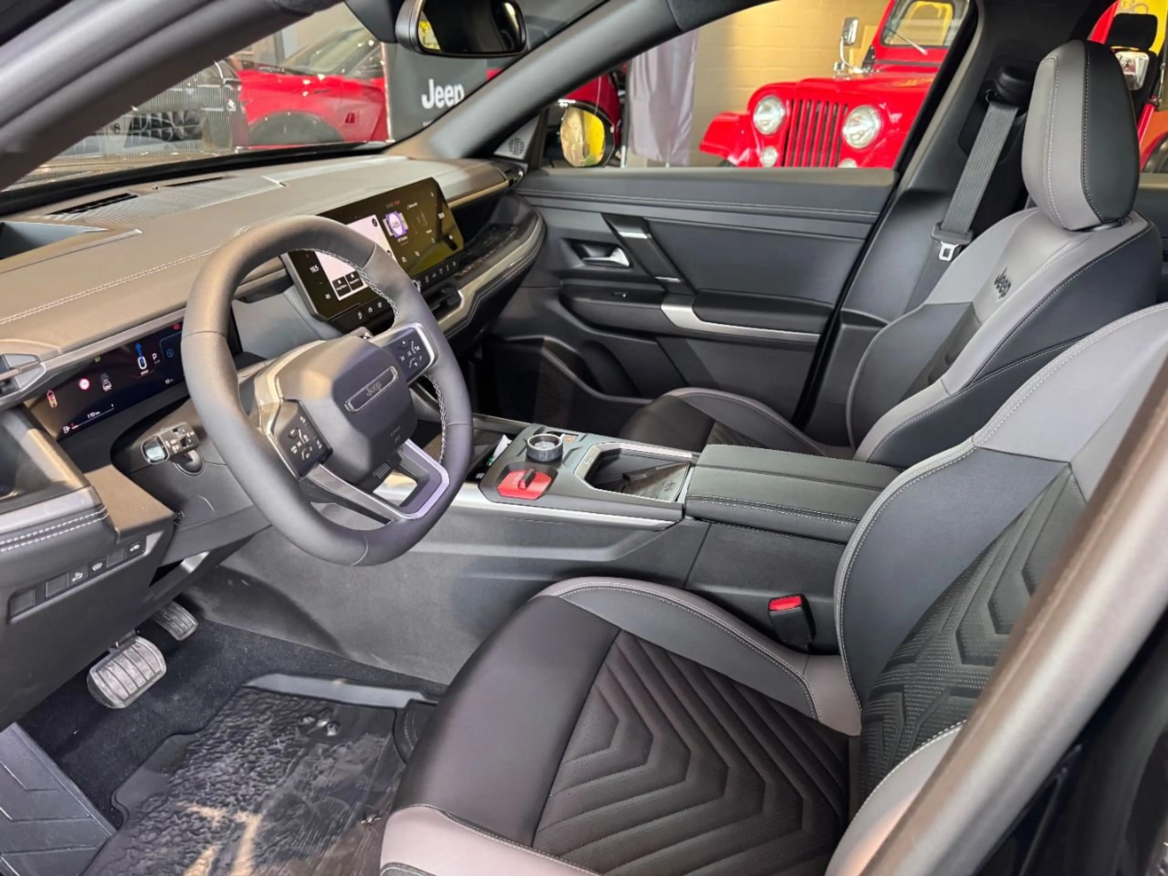 Jeep Compass First Edition E-Hybrid — photo 13