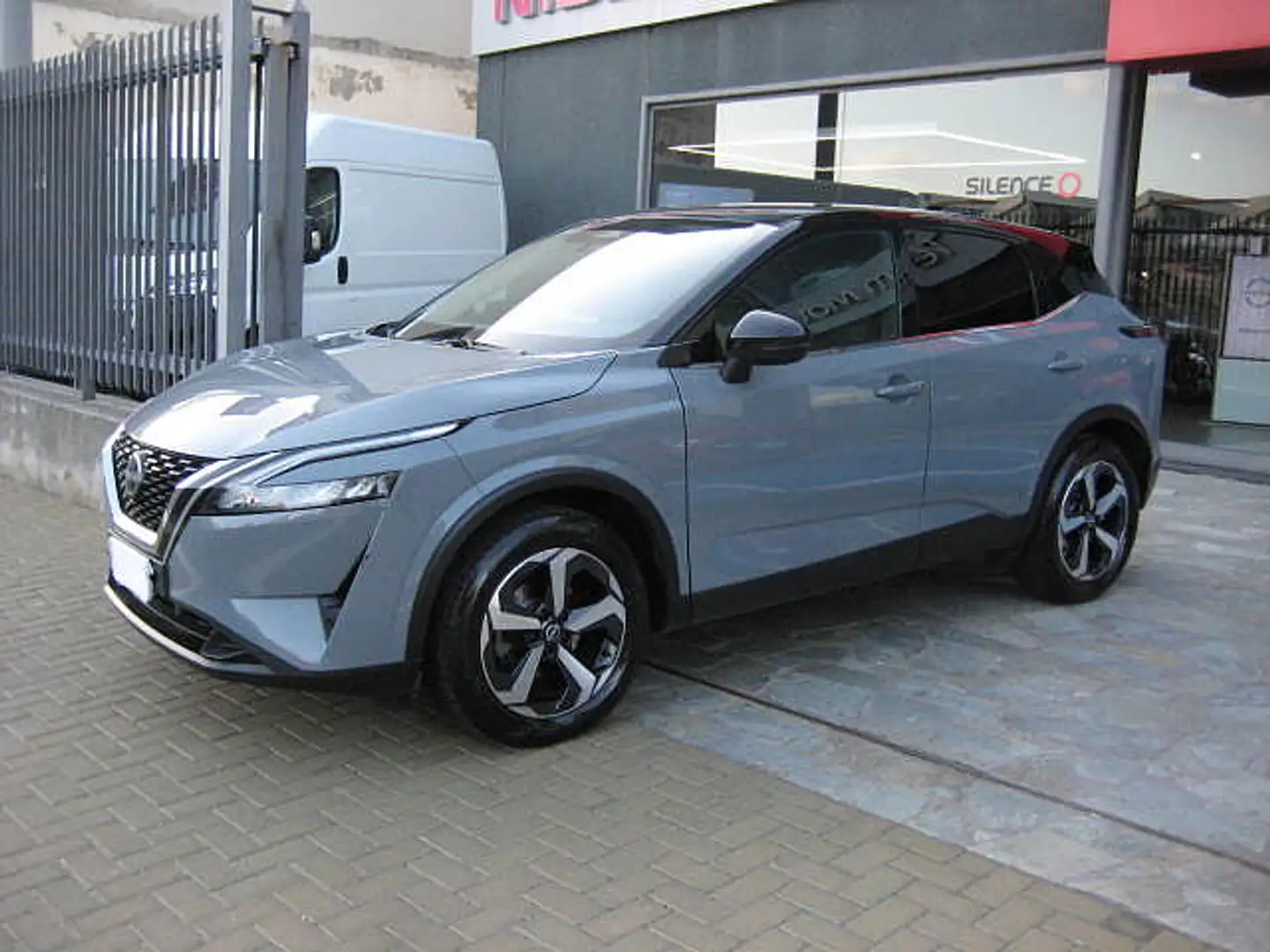 Nissan Qashqai 3ª serie MHEV 140 CV N-Connecta Grigio - 2