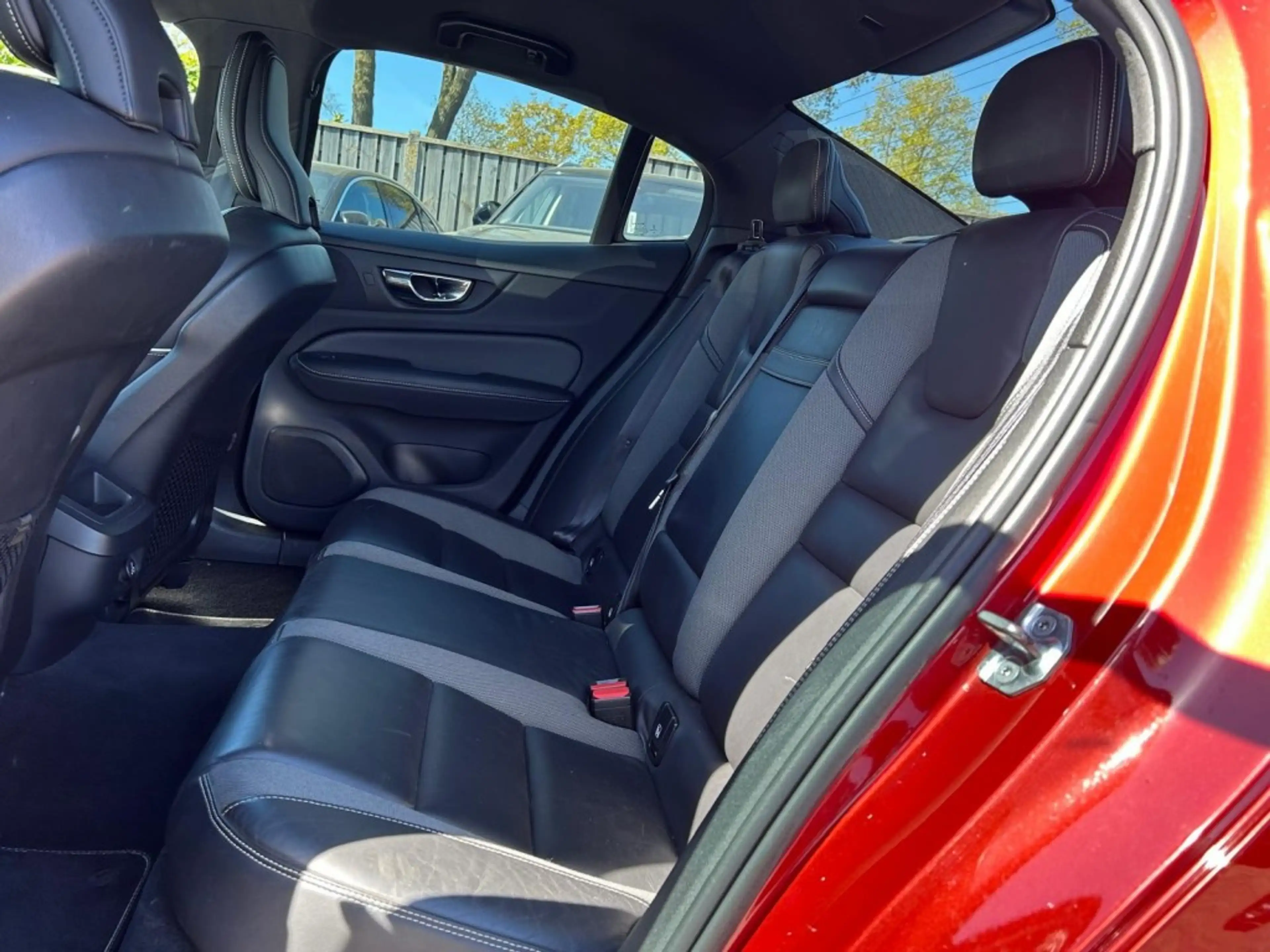 Volvo S60 2.0 T5 R-DESIGN, Harman Kardon, Lane, ACC — photo 11