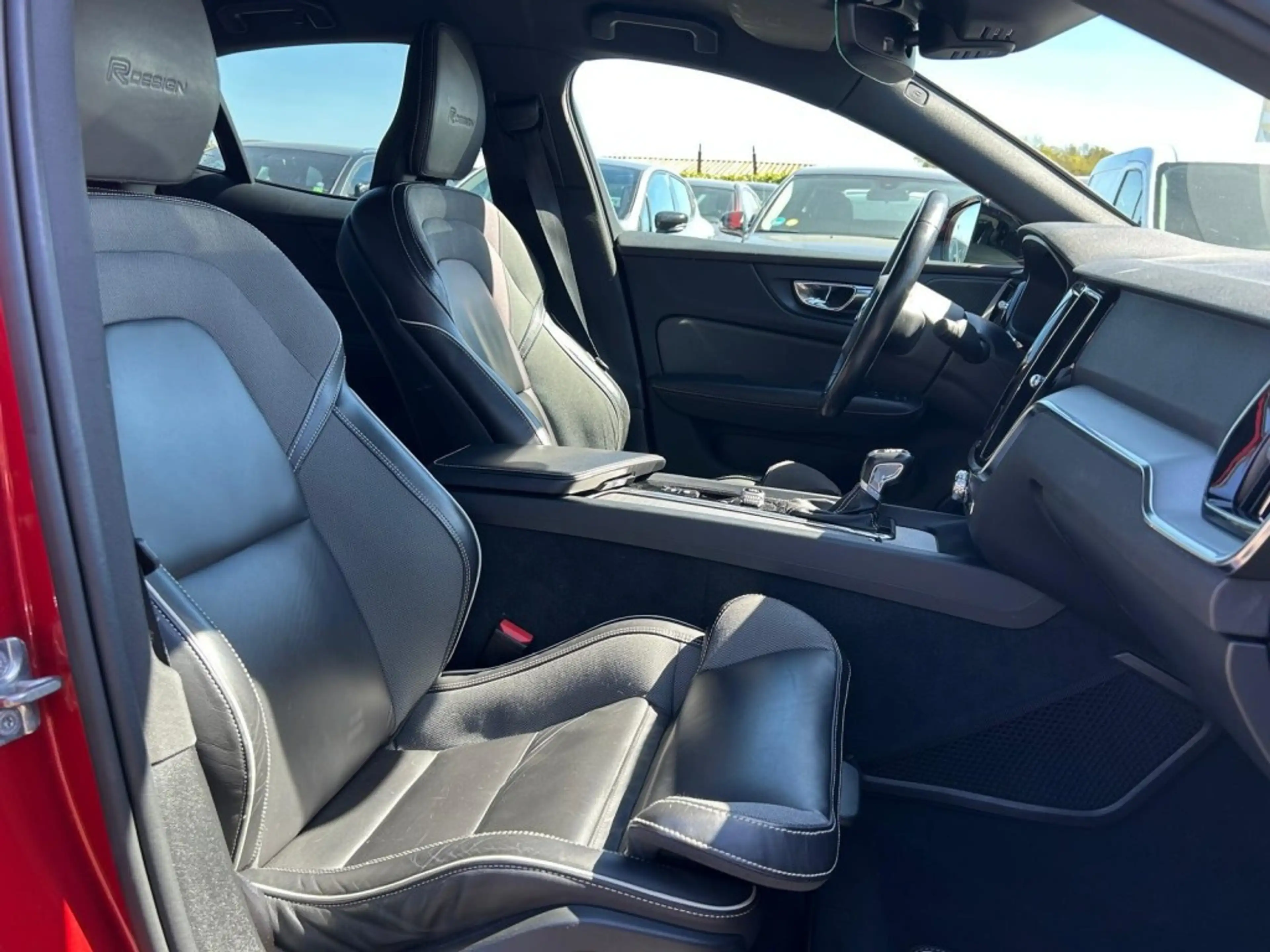 Volvo S60 2.0 T5 R-DESIGN, Harman Kardon, Lane, ACC — photo 9