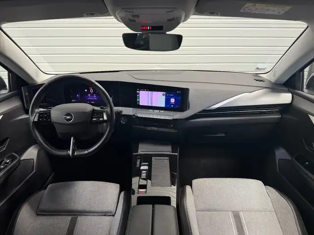 Opel Astra view 2