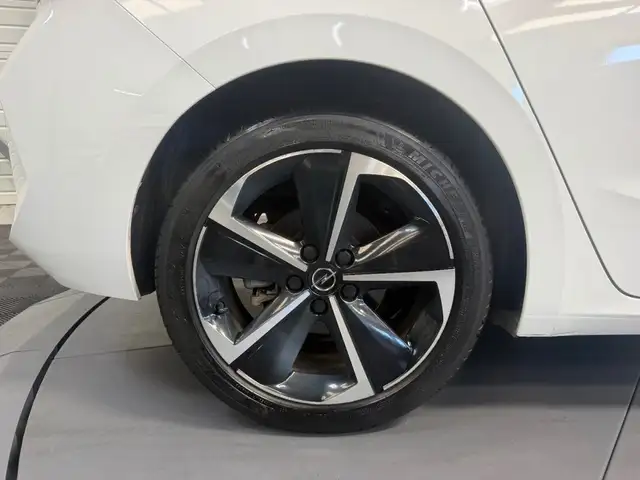 Opel Astra view 21