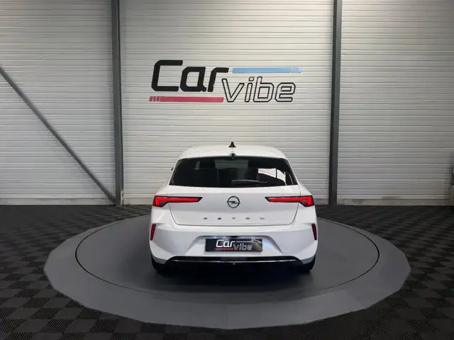 Opel Astra view 5