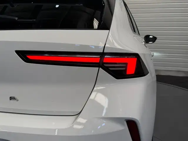 Opel Astra view 18