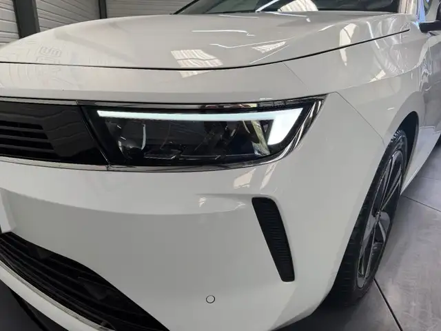 Opel Astra view 19