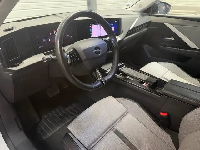 Opel Astra view 10