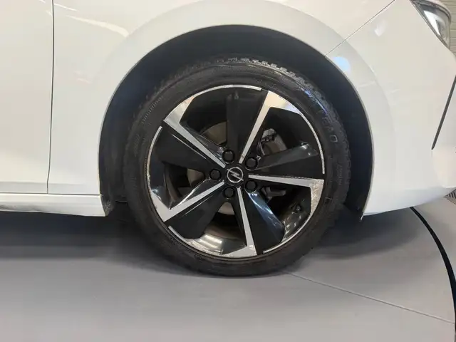 Opel Astra view 20