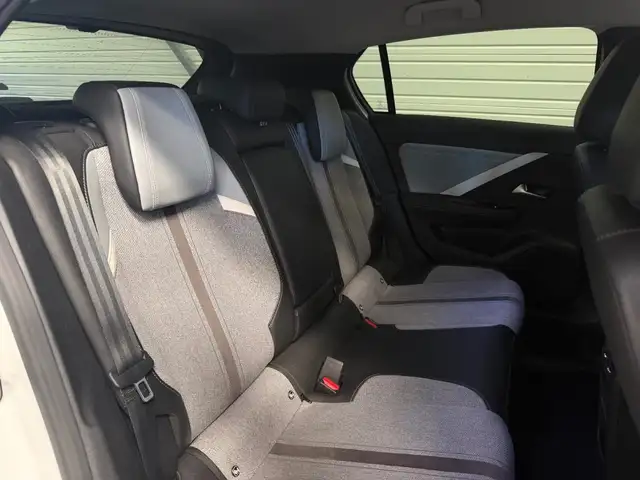 Opel Astra view 15